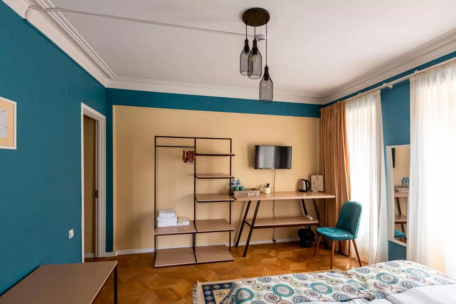 Photo of the whole room, Bed in Gvino Minda