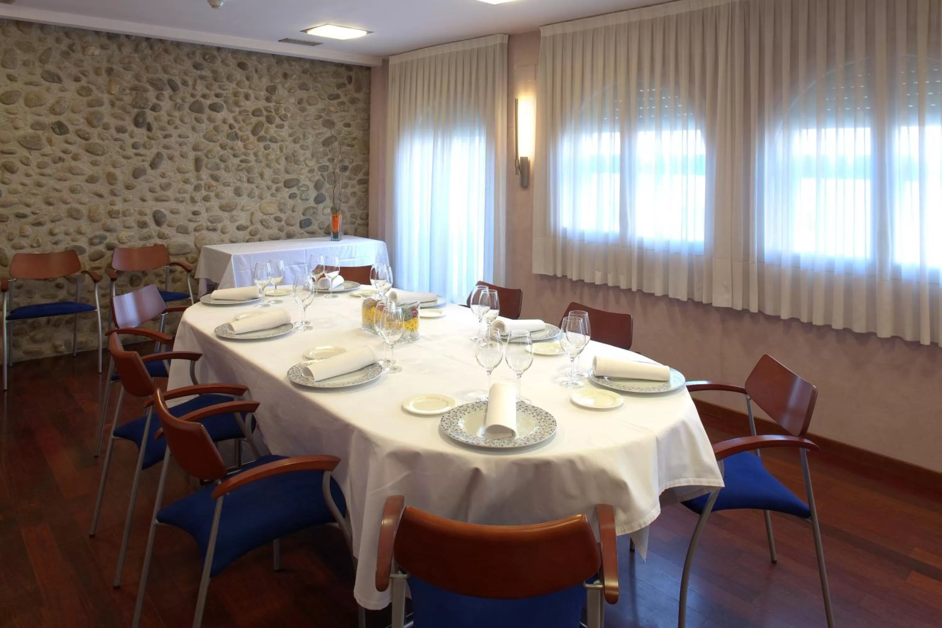 Dining area in Hotel Torres Manlleu