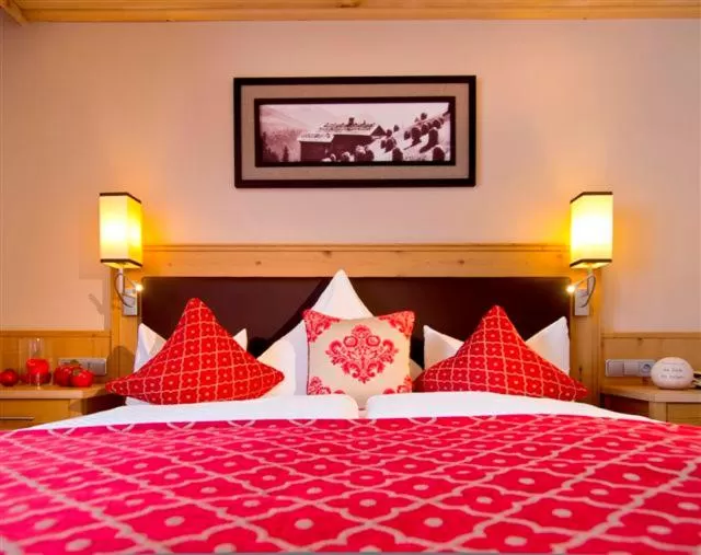 Photo of the whole room, Bed in Hotel Bergkristall