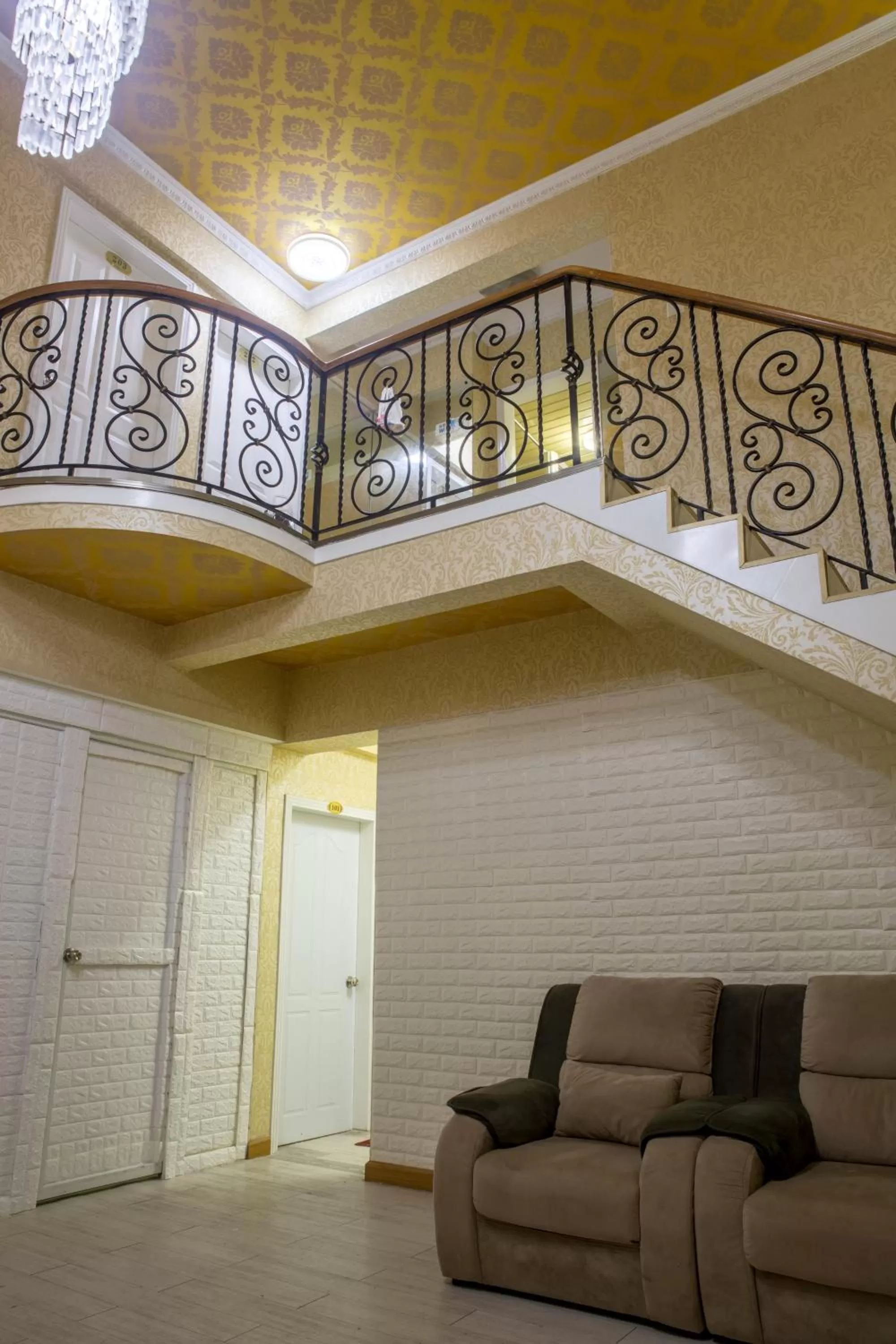 Living room, Seating Area in Guangzhou Victory Apartment