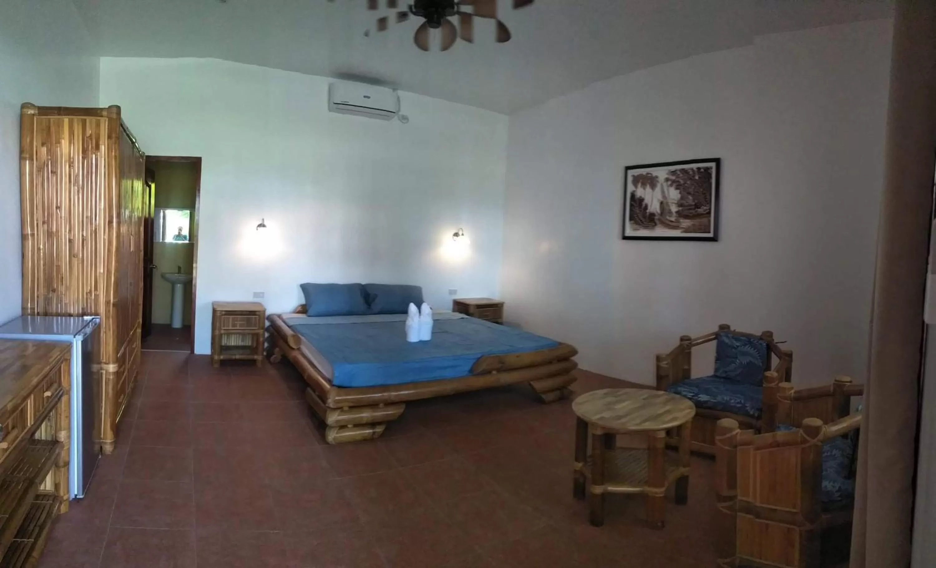 Bed in Tauig Beach Resort