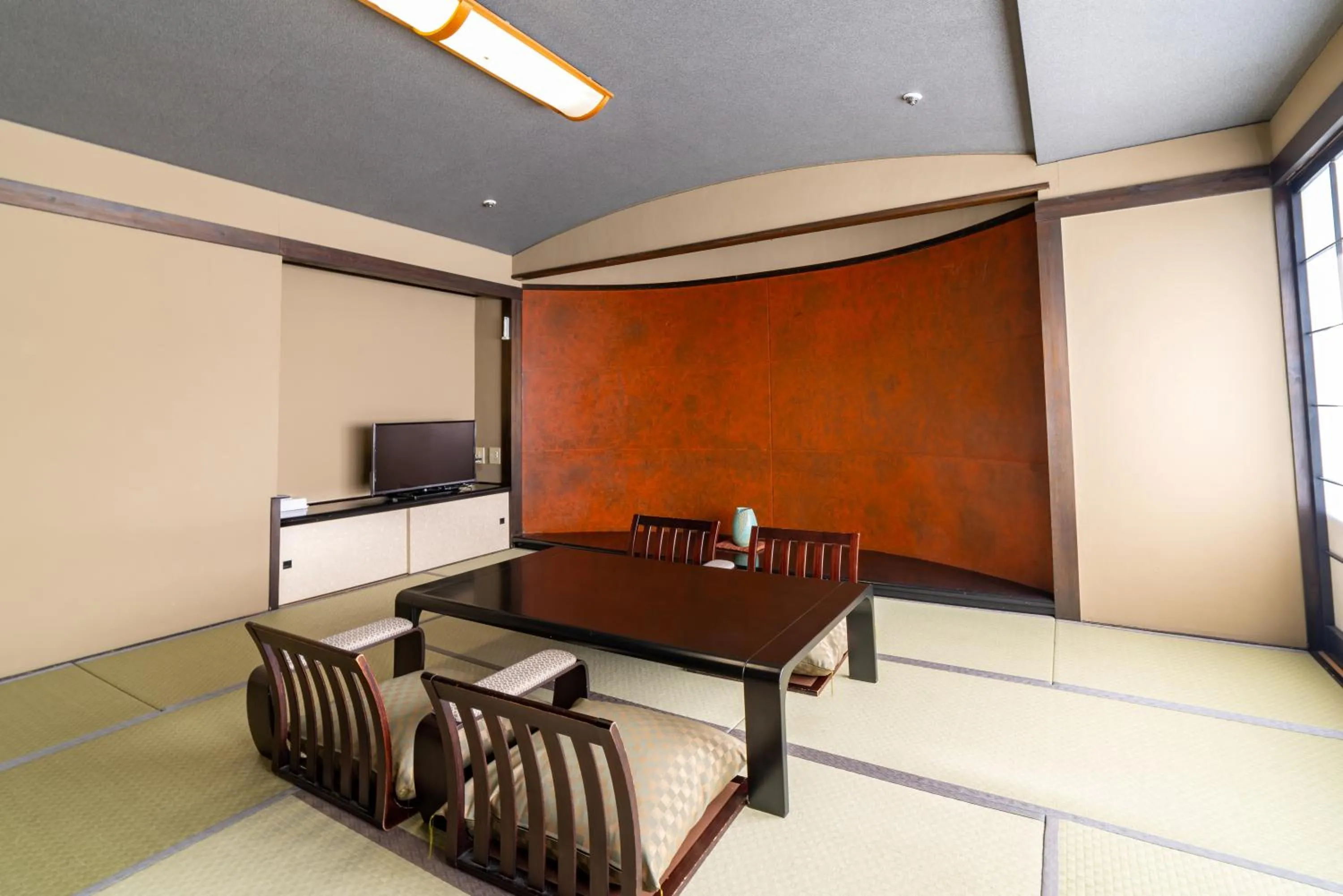 Photo of the whole room in Daitokan