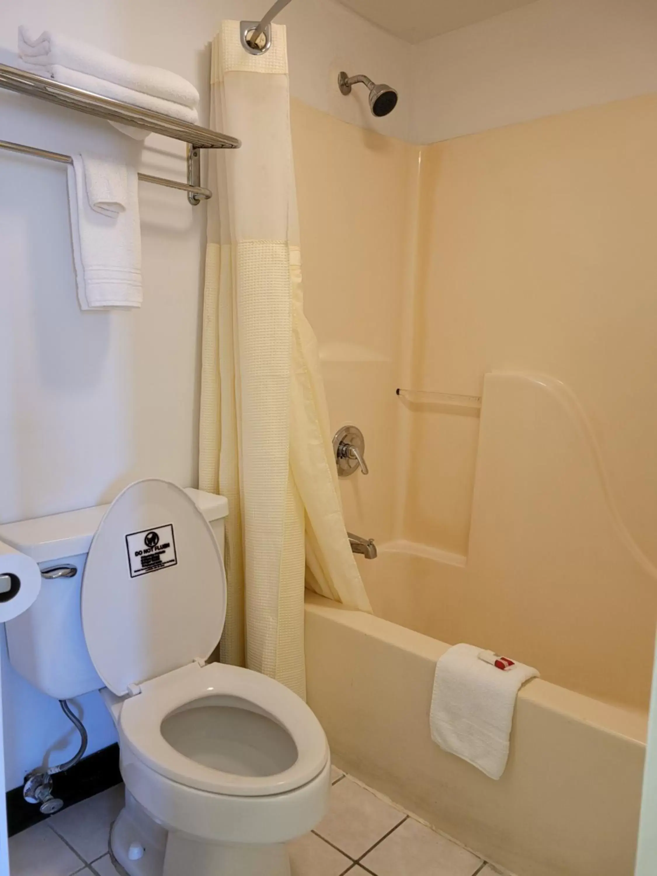 King Room -Smoking in Super 8 by Wyndham Arkadelphia Caddo Valley Area King Room -Smoking in Super 8 by Wyndham Arkadelphia Caddo Valley Area