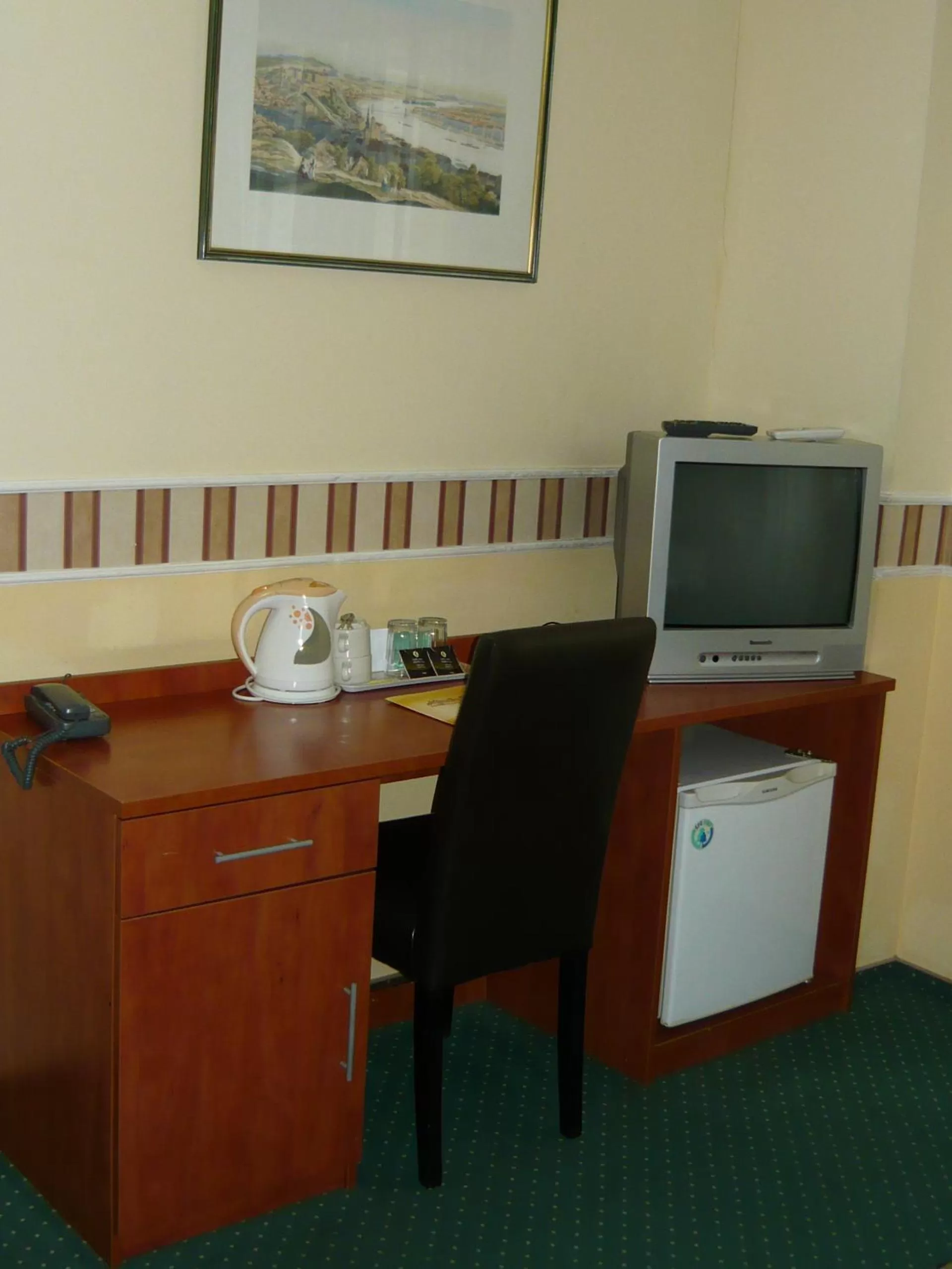 Coffee/tea facilities in Atlantic Hotel