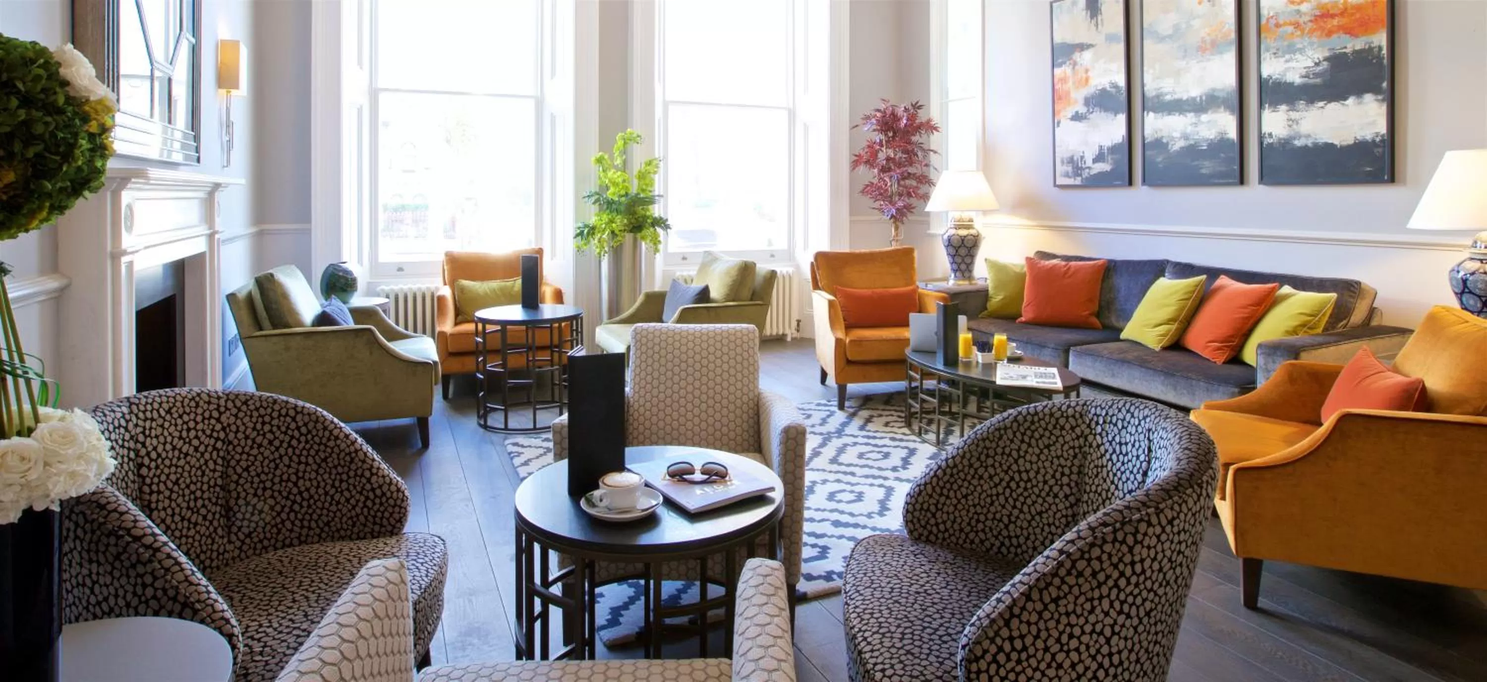 Living room in 54 Queen's Gate Hotel