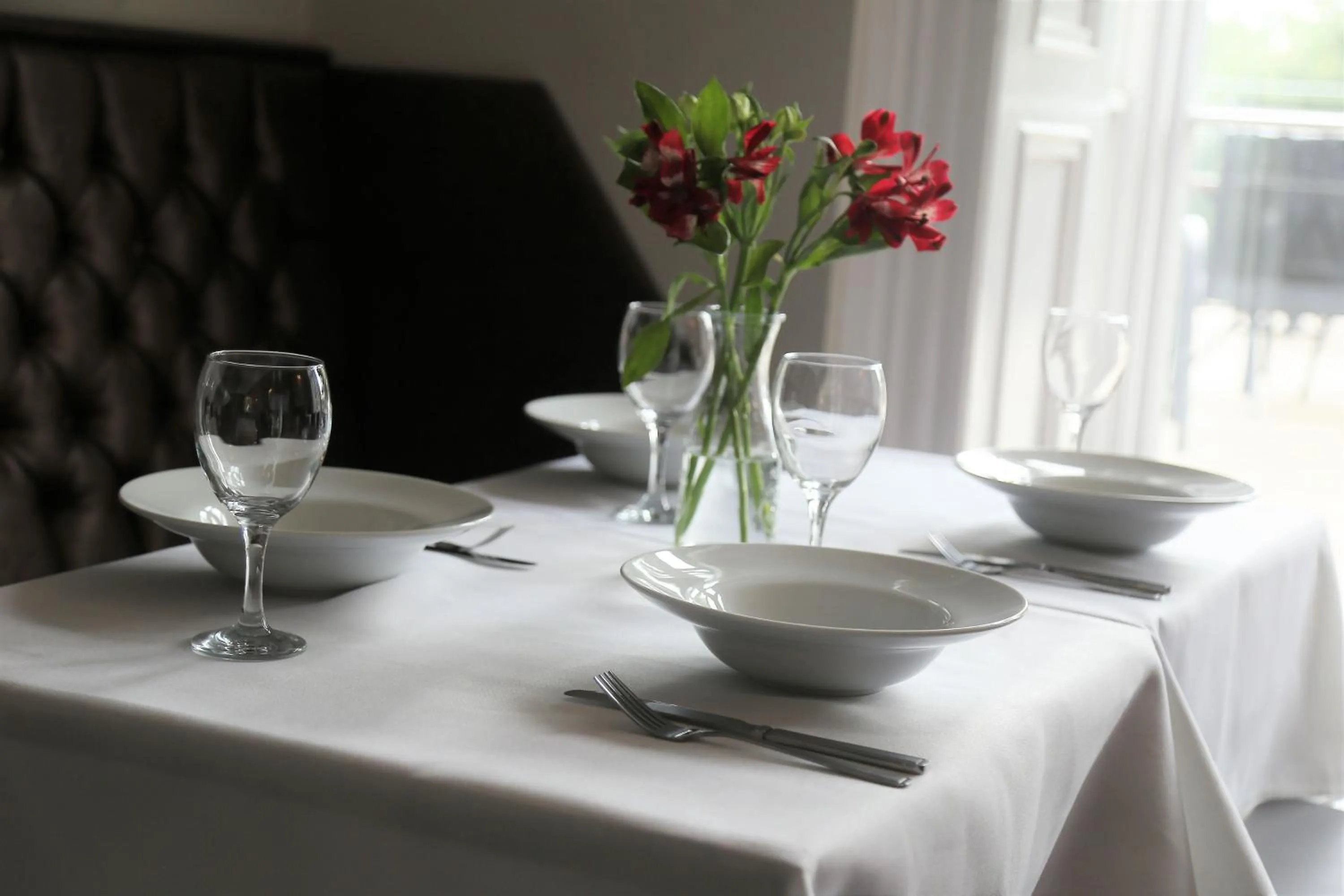 Restaurant/places to eat in Hotel Tia