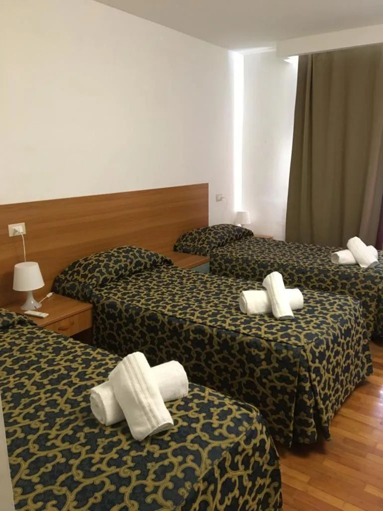 Bedroom, Bed in Hotel Villa Strassoldo "Ex Attianese Hotel Restaurant"