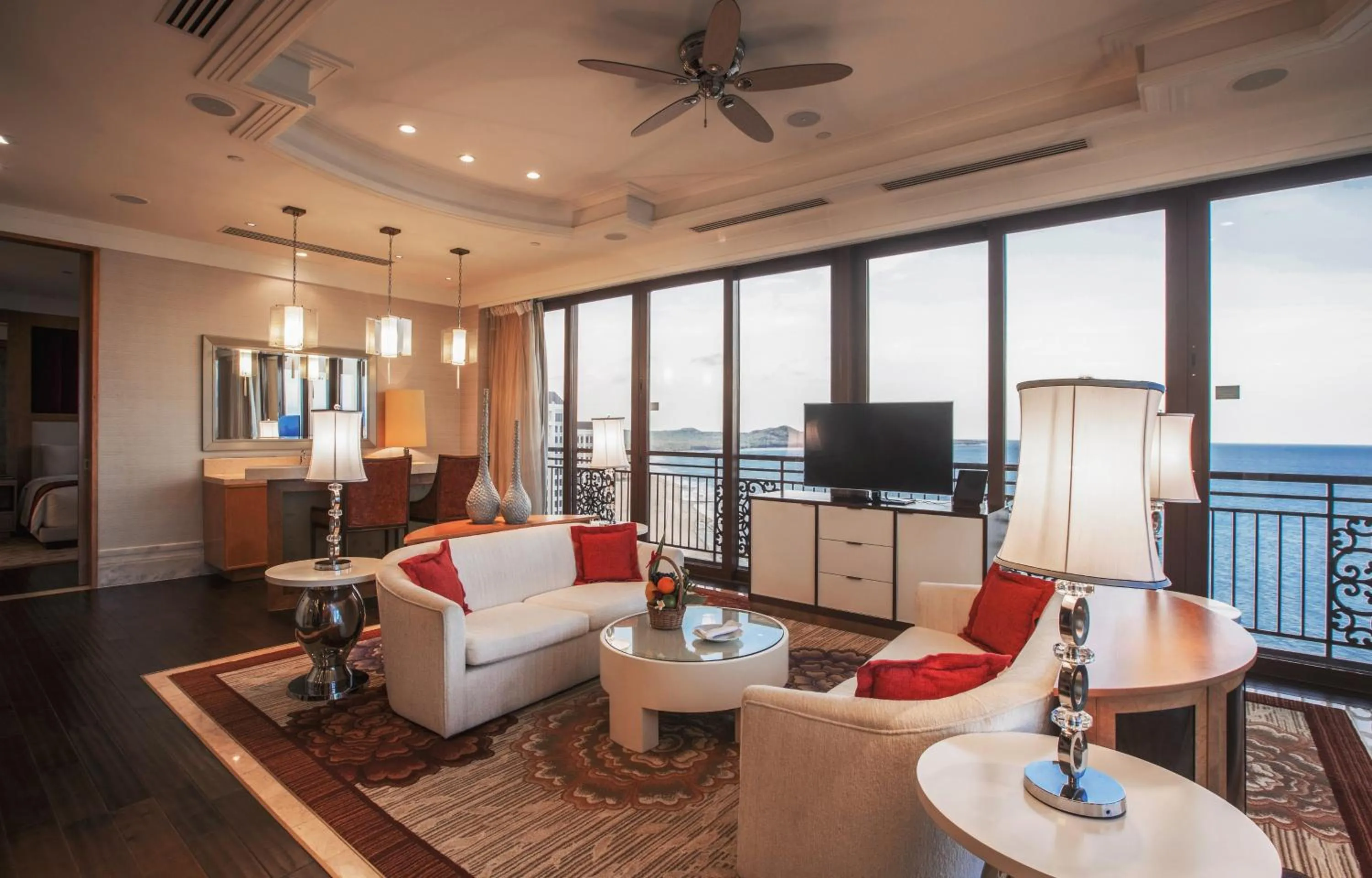 Photo of the whole room in InterContinental Grand Ho Tram