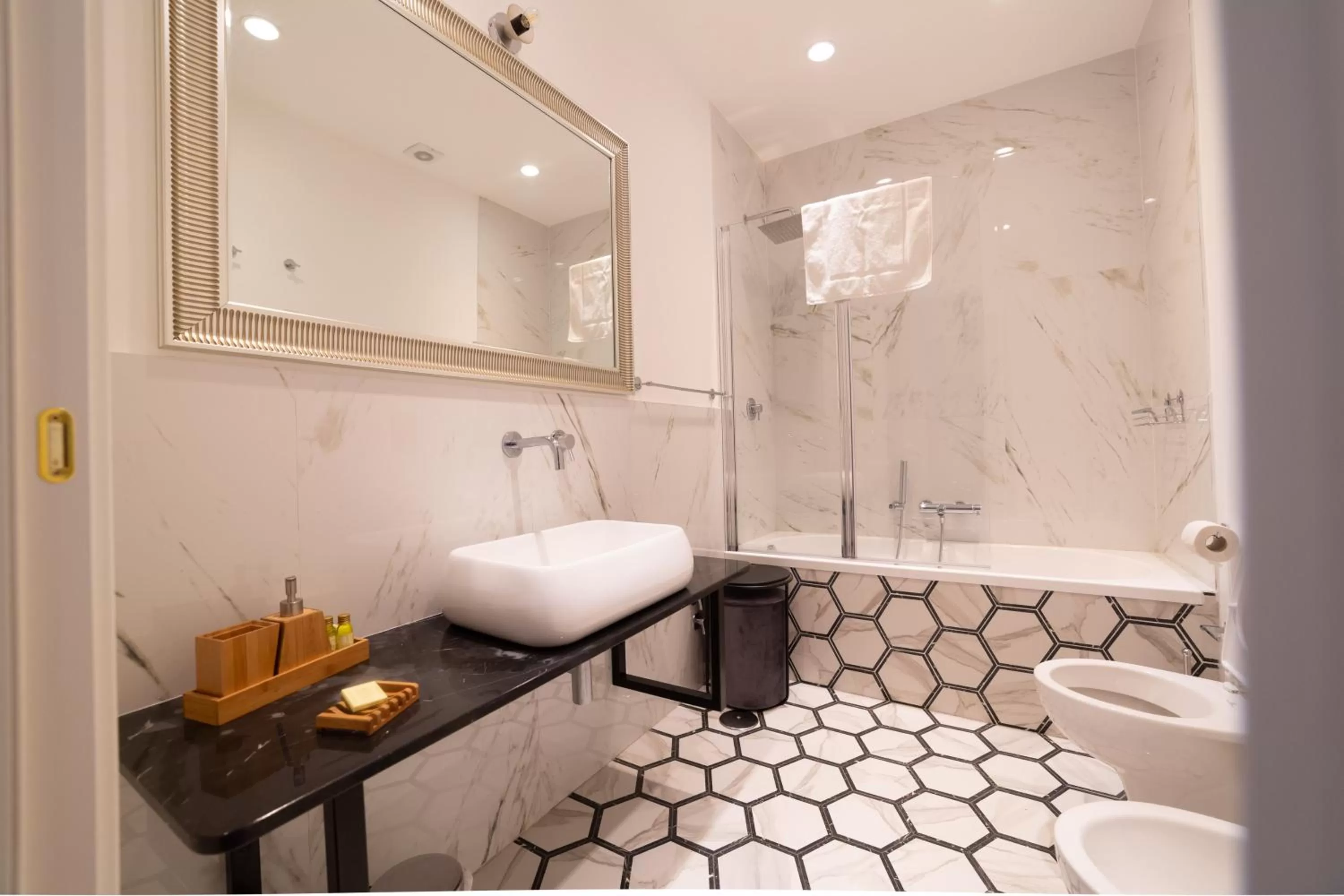 Toilet in The Duomo House by House In Naples