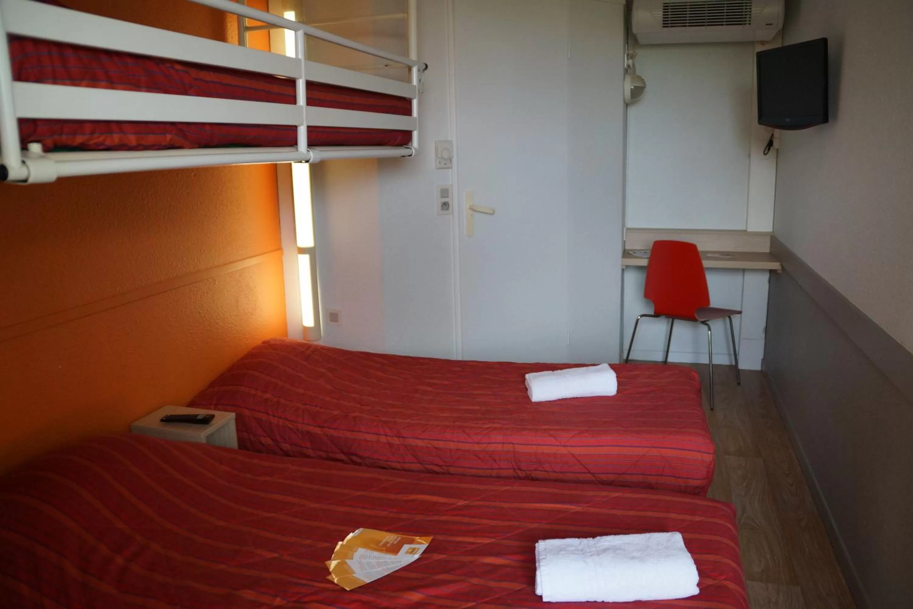 Triple Room with 3 Single Beds in Premiere Classe Laon