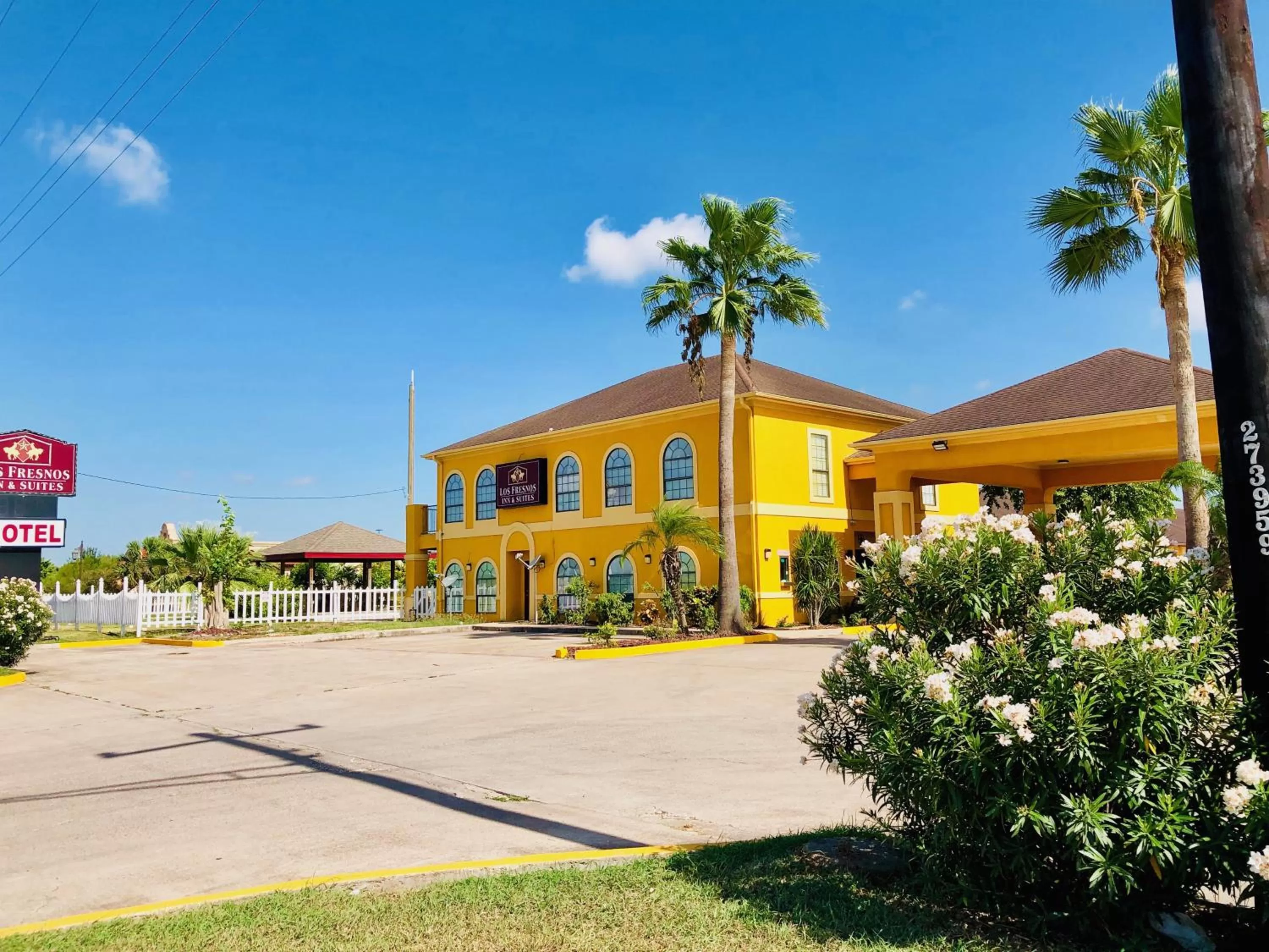 Los Fresnos Inn and Suites