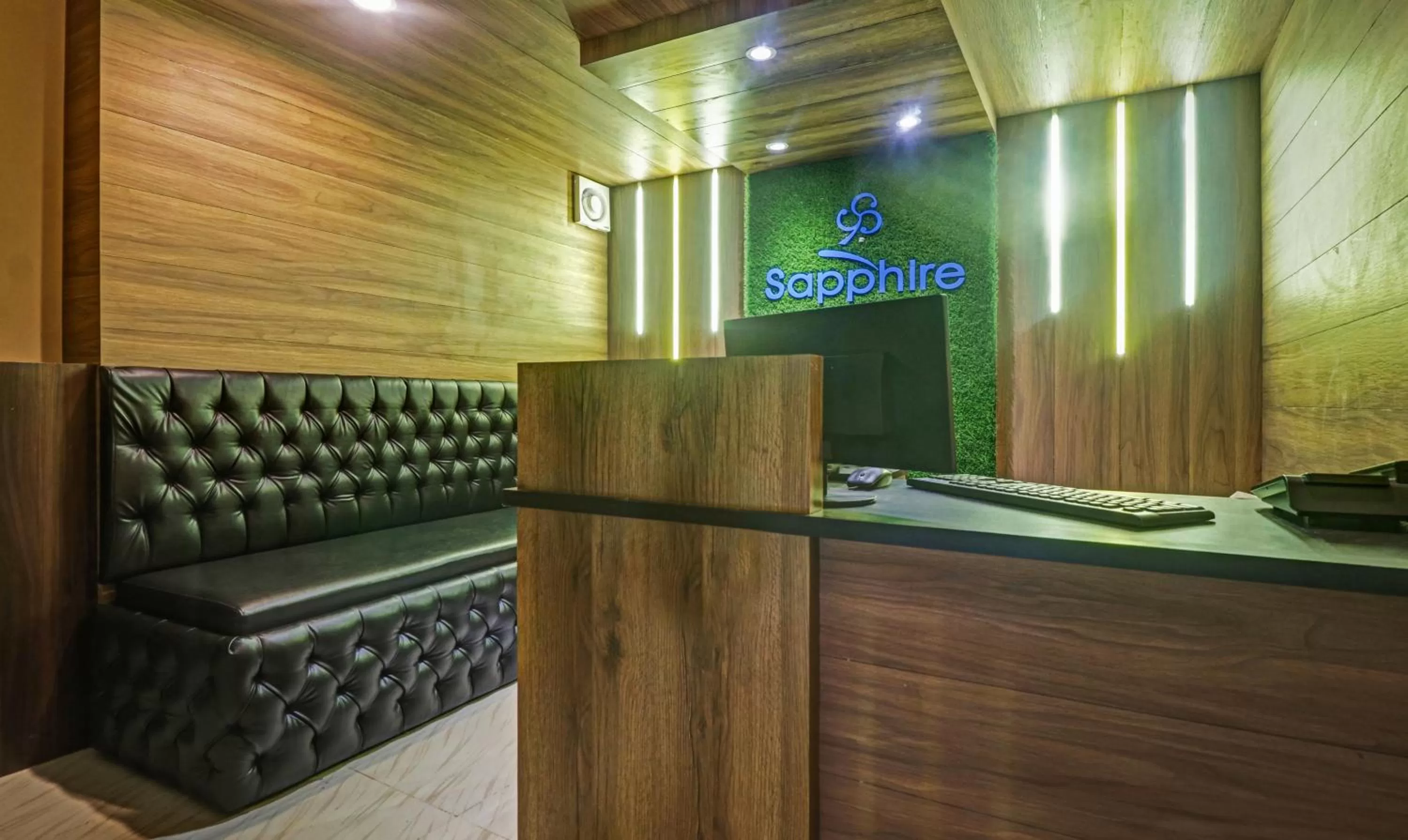 Lobby or reception in Itsy Hotels Sapphire Residency