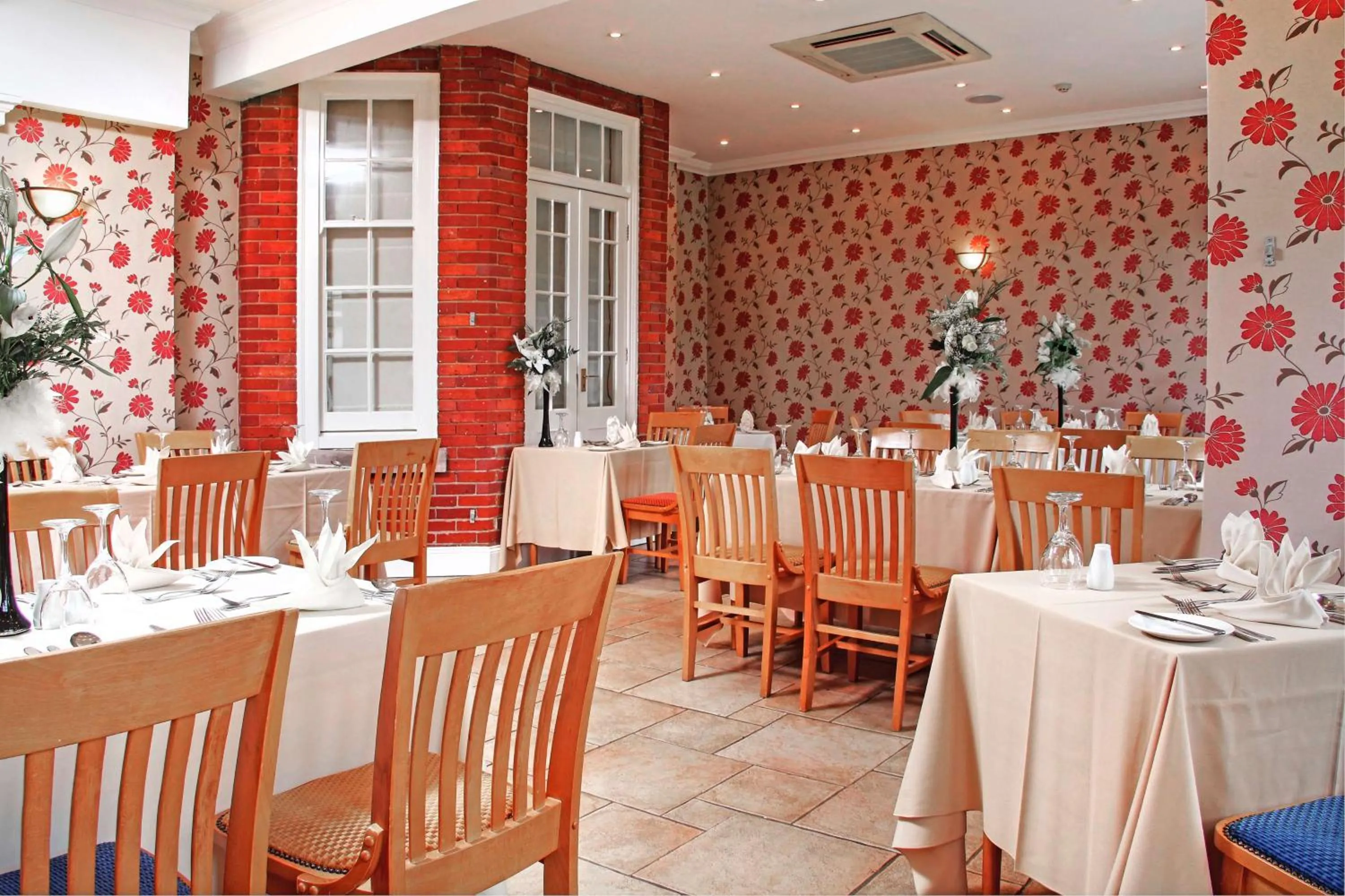 Restaurant/places to eat in Deincourt Hotel