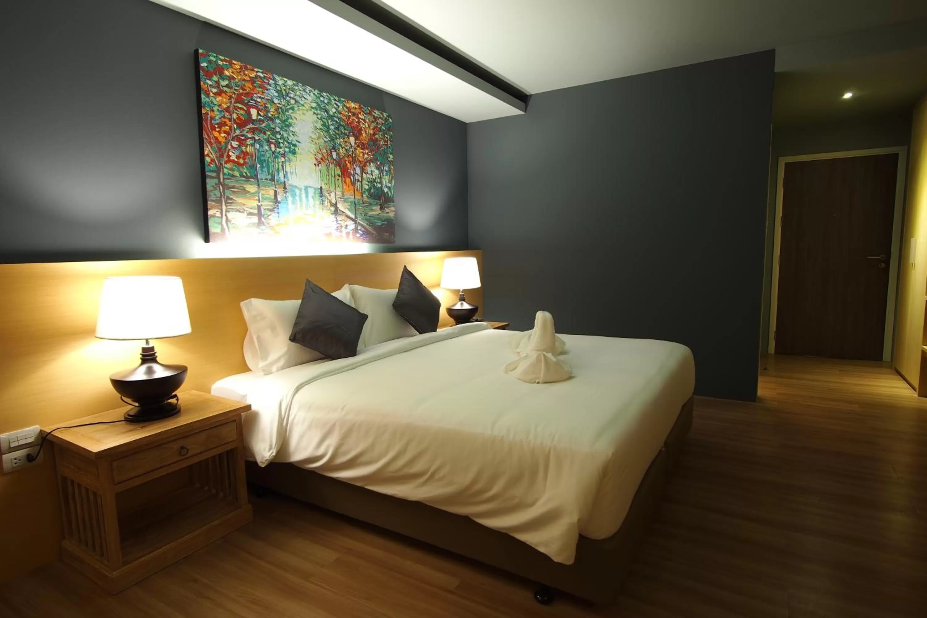 Deluxe King Room in Le Naview @Prasingh