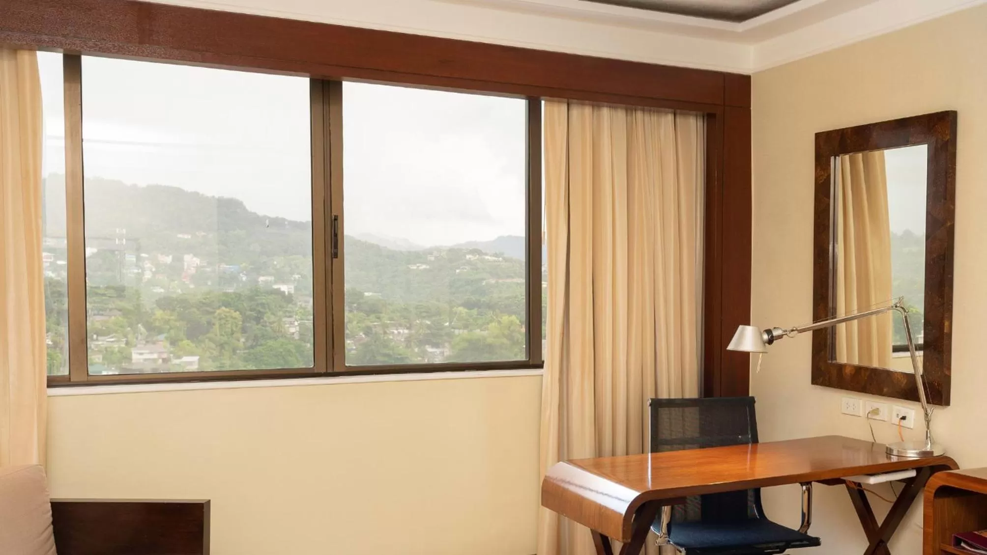 Property building in Marco Polo Plaza Cebu