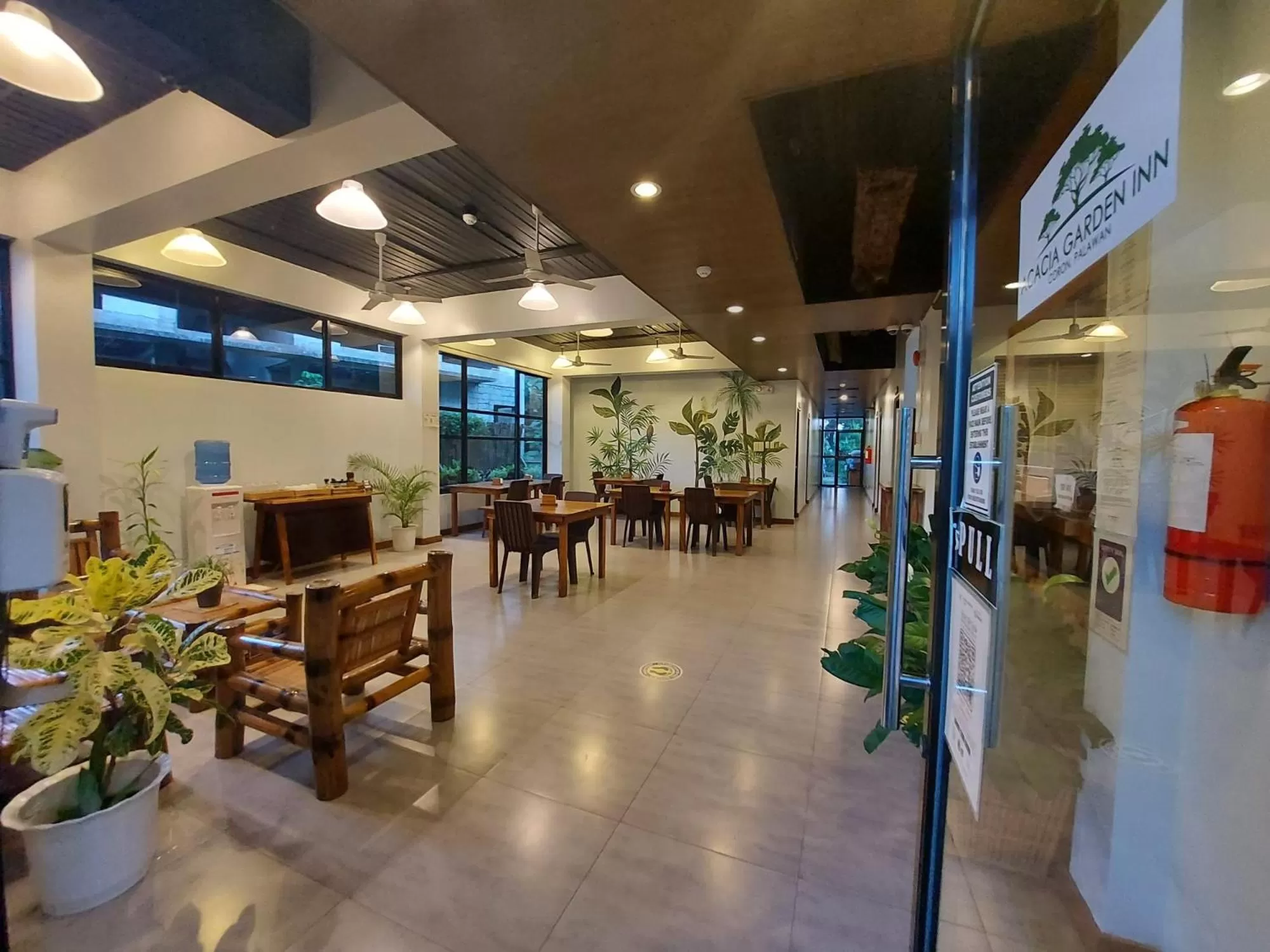 Restaurant/places to eat in Acacia Garden Inn and Suites