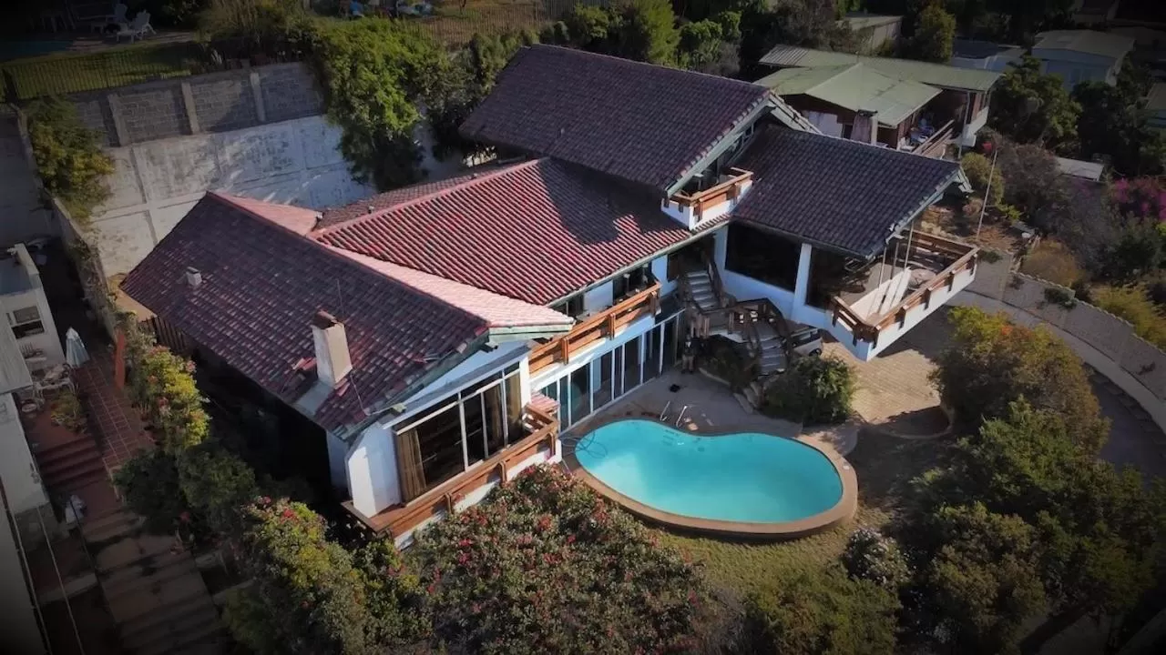 Bird's eye view, Bird's-eye View in My Father's House Bed & Breakfast