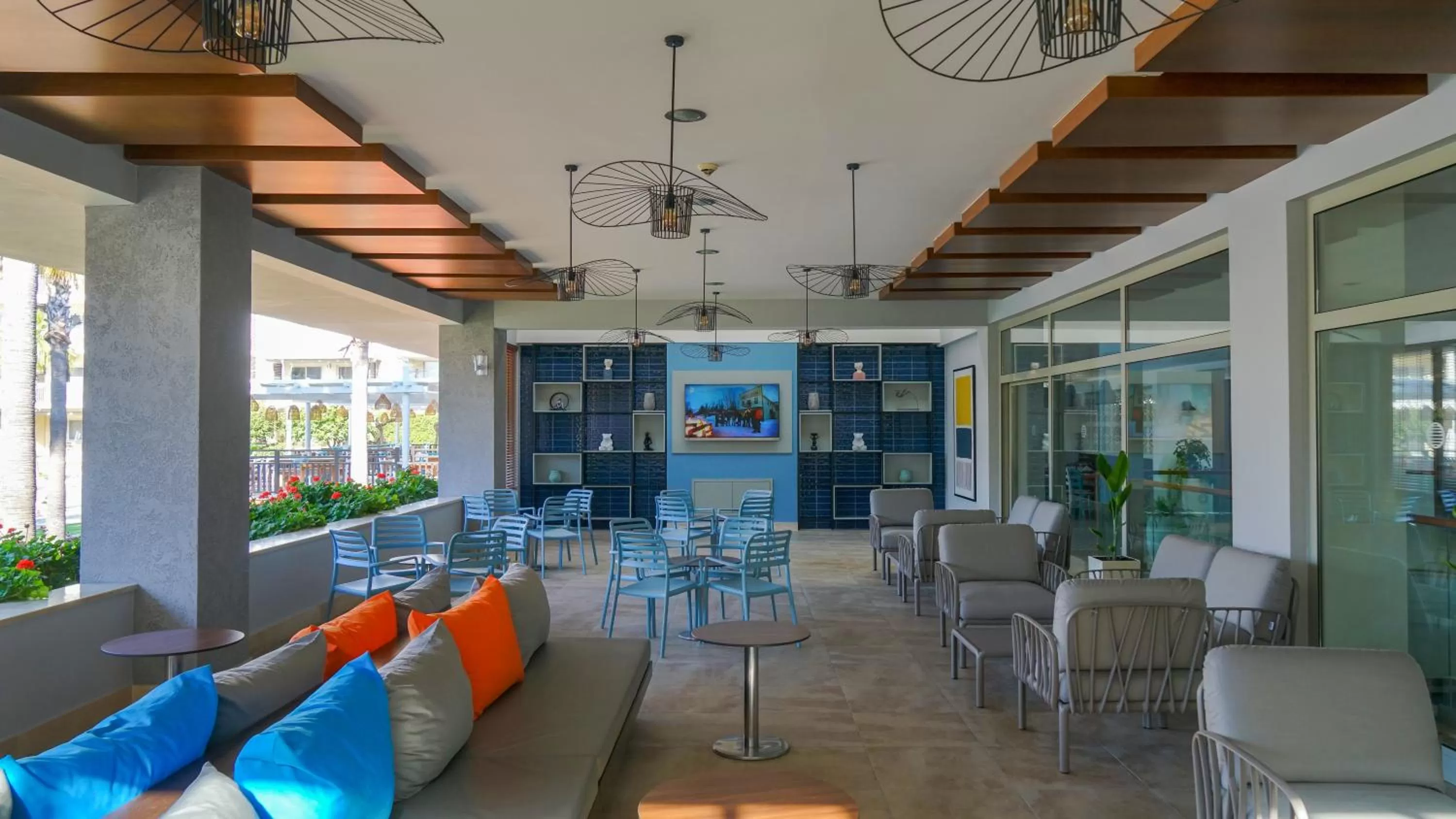 Communal lounge/ TV room in Barut B Suites