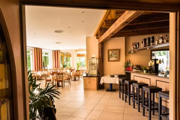 Restaurant/places to eat in Hotel Knorre