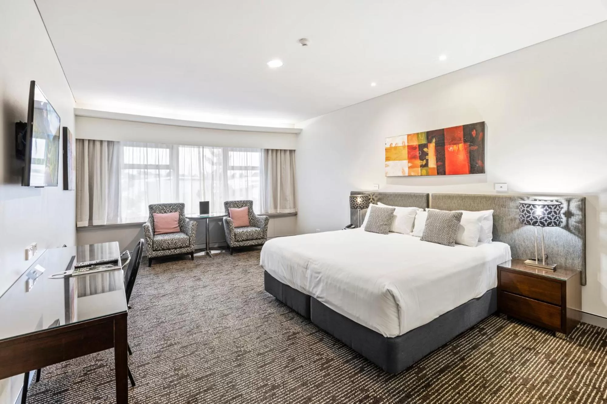 Bed in The Colmslie Hotel