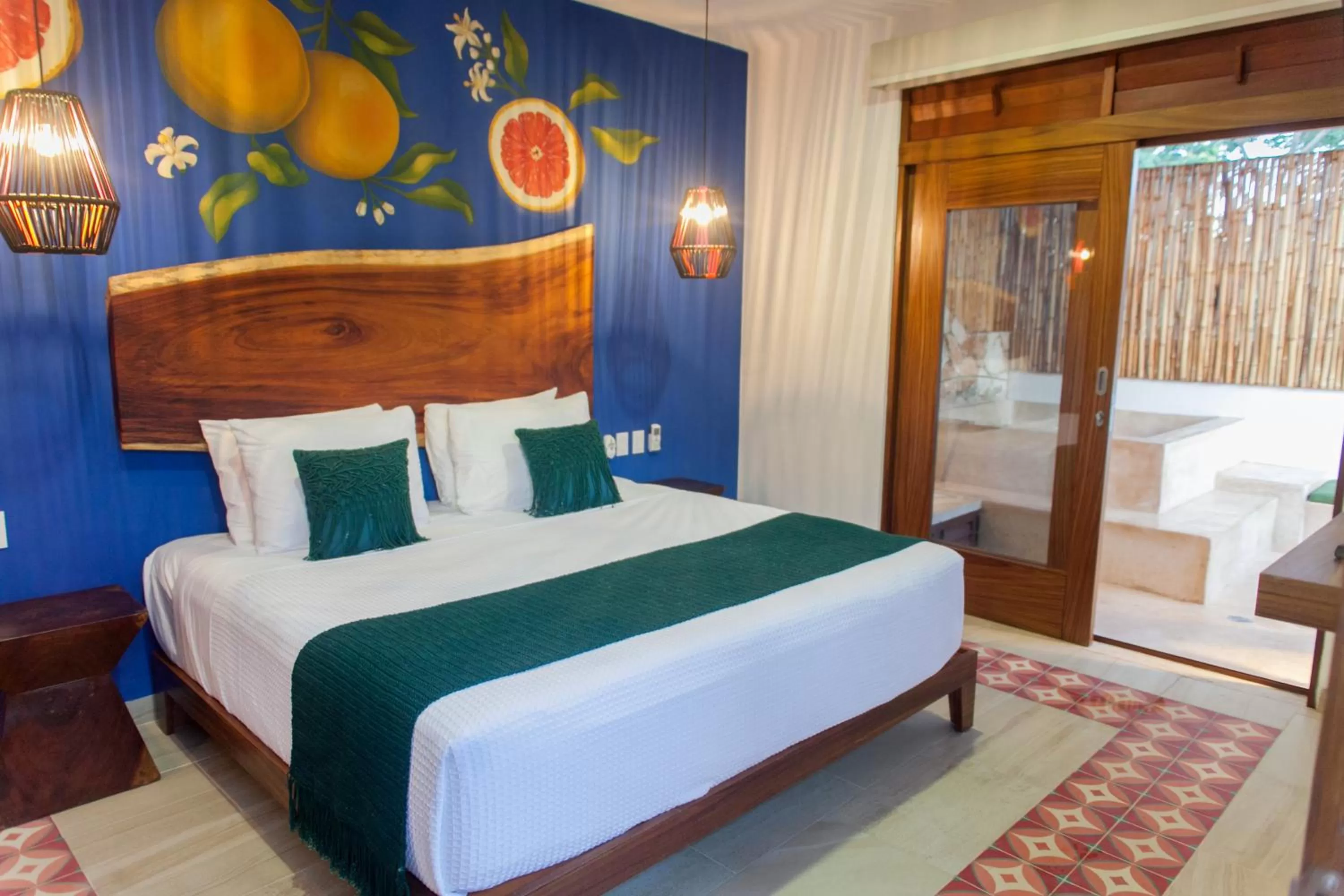 Queen Suite with Spa Bath in Latino Hotel Boutique