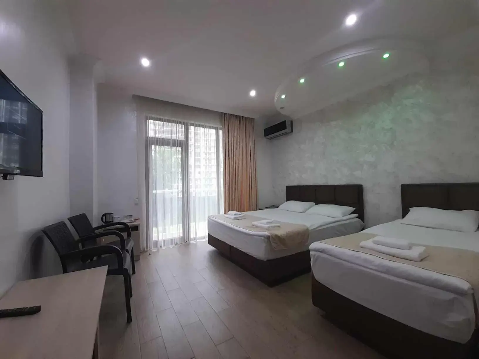 Standard Twin Room in Hotel Royal Palace Standard Twin Room in Hotel Royal Palace