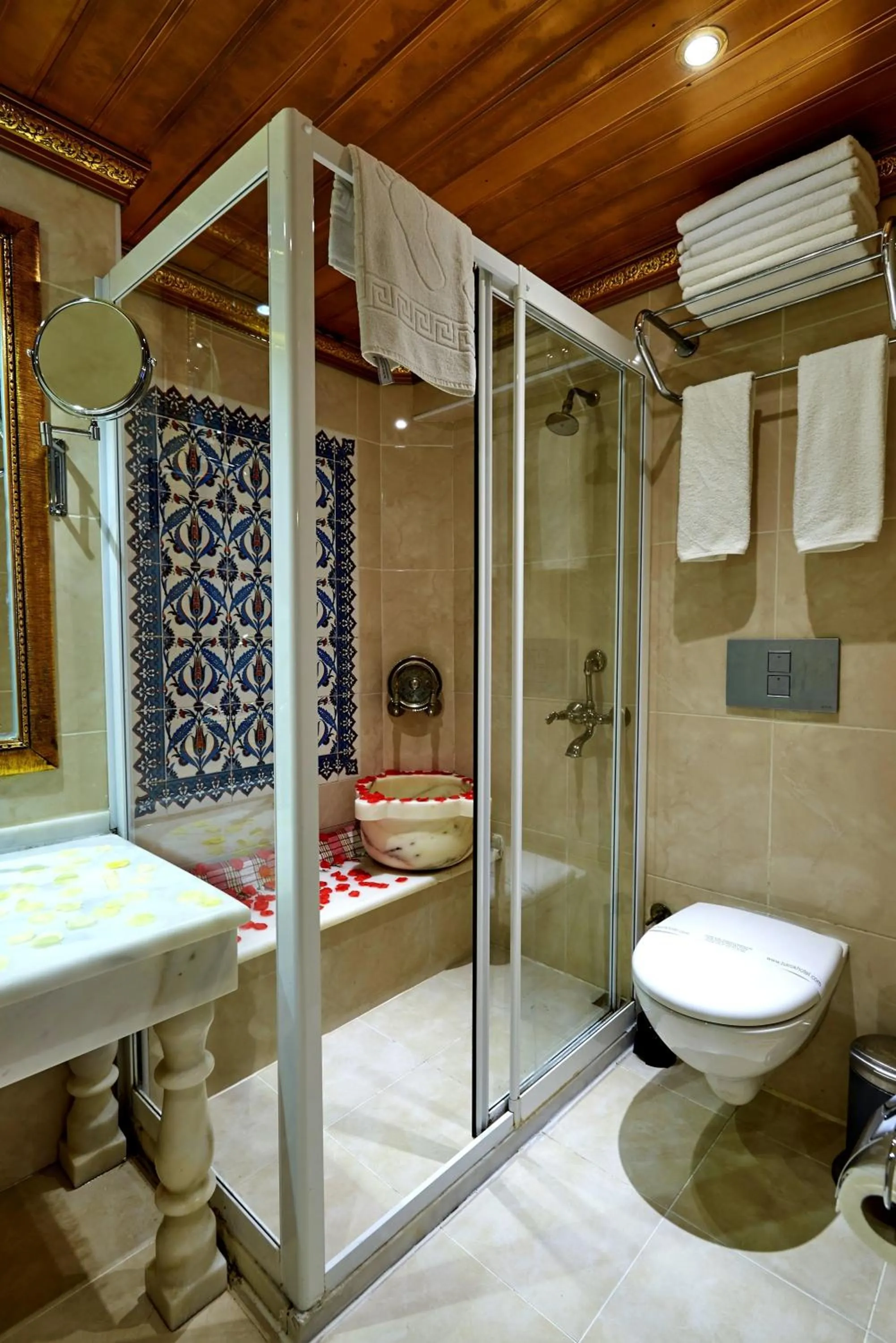 Bathroom in Marmara Deluxe Hotel