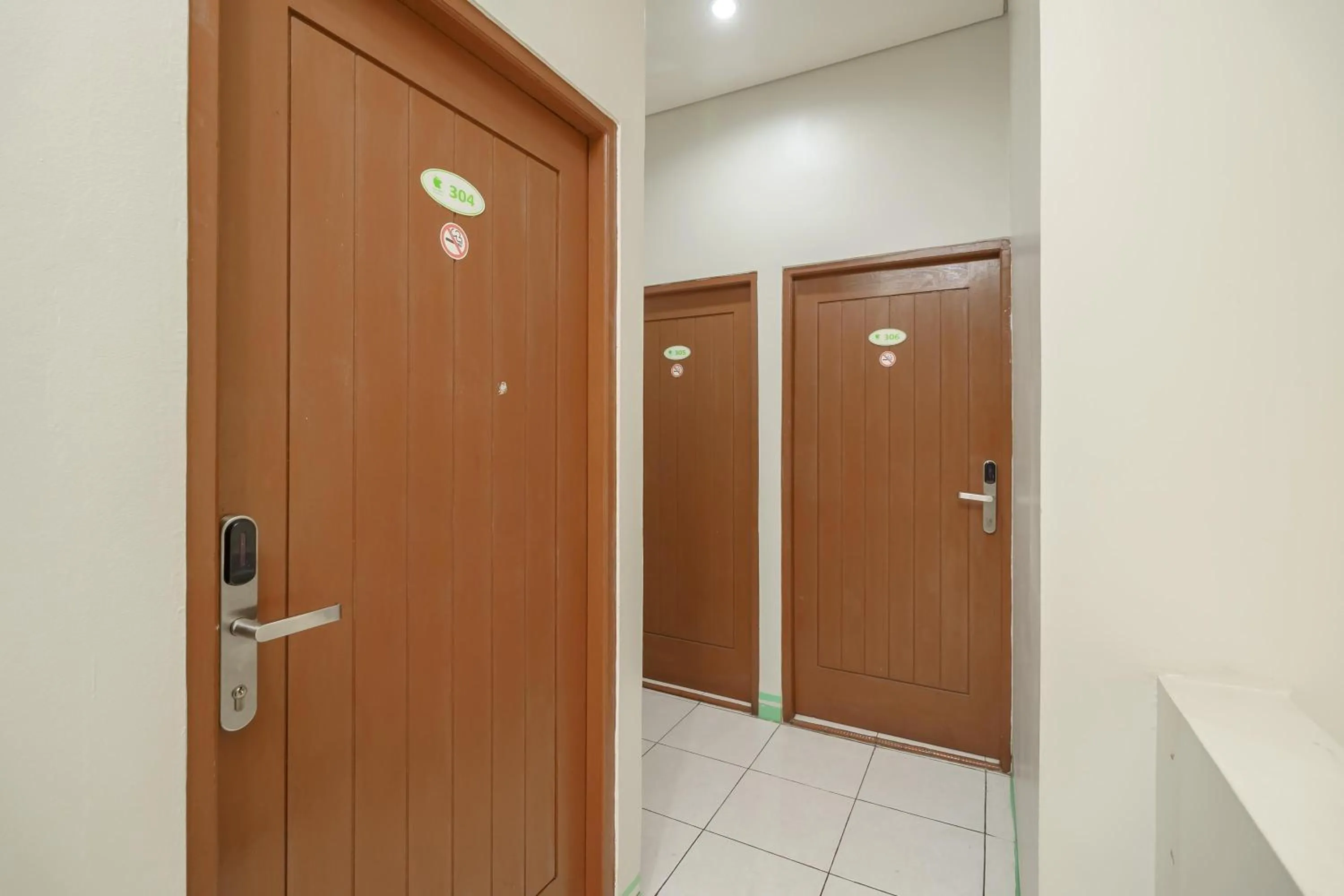 Green Apple Residence near Sarinah Mitra RedDoorz