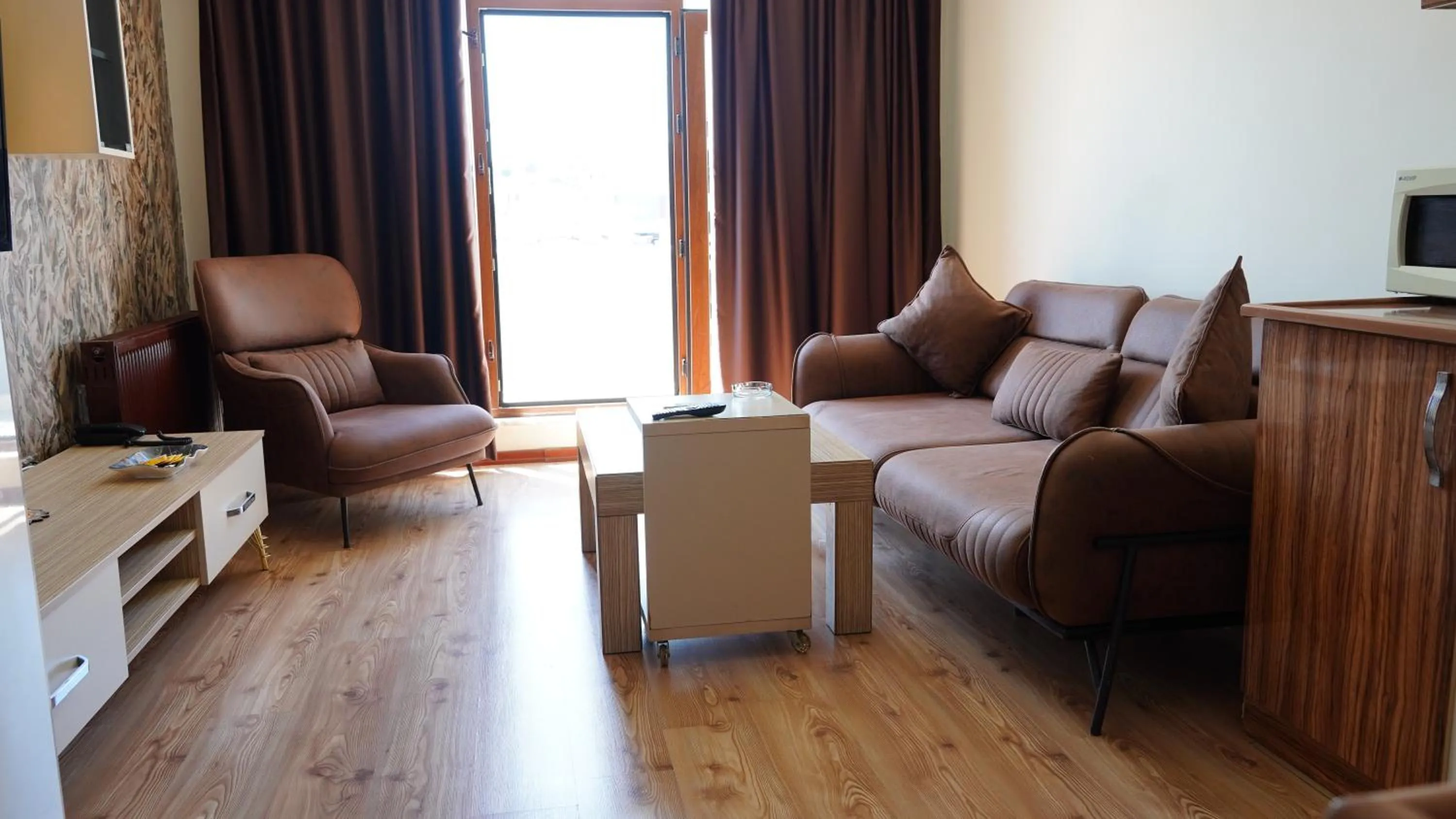 Communal lounge/ TV room in Overland Residence