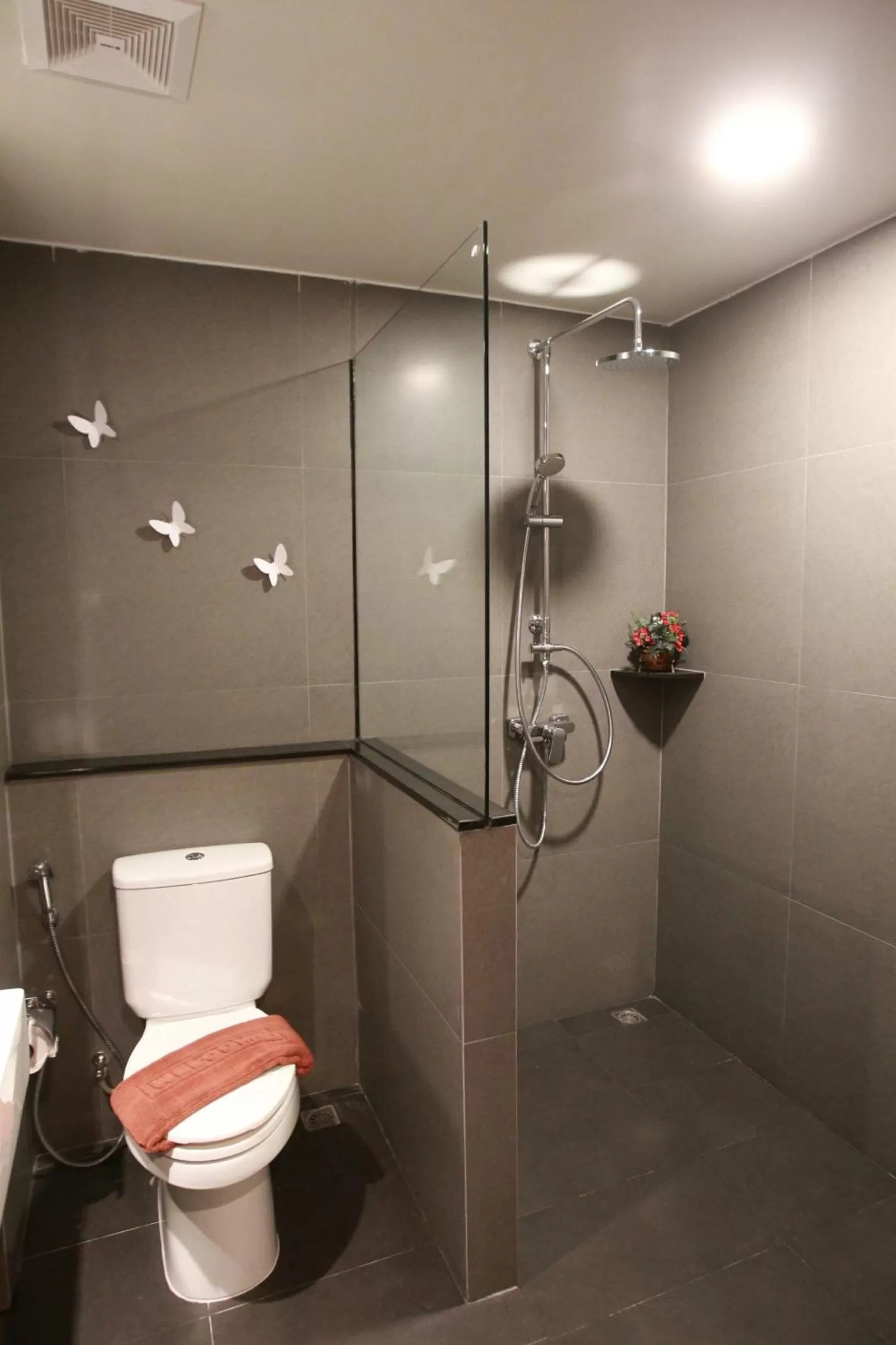 Bathroom in Levana Pattaya Hotel - SHA Extra Plus
