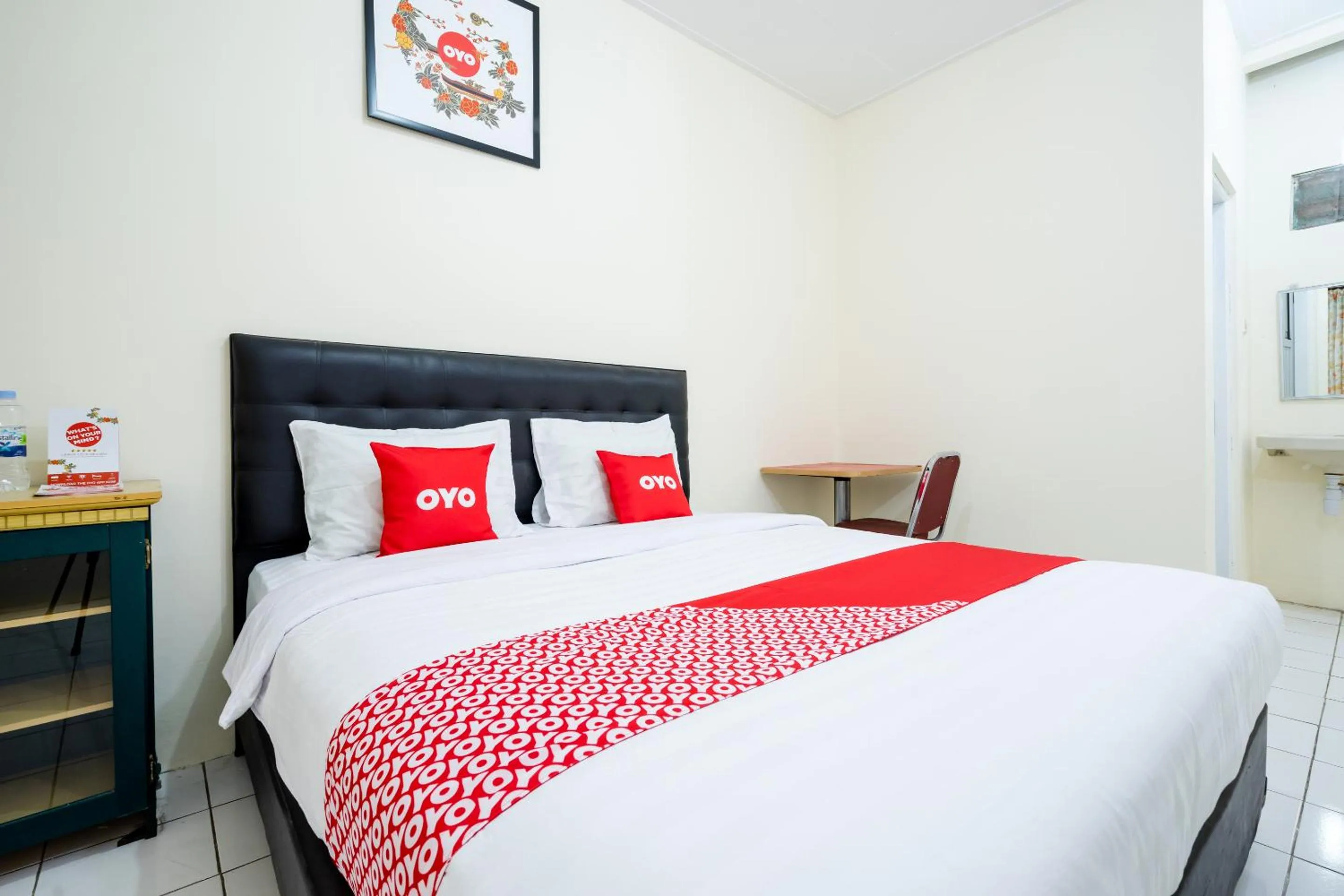 Bedroom, Bed in OYO 1962 Anugerah Wisata Hotel