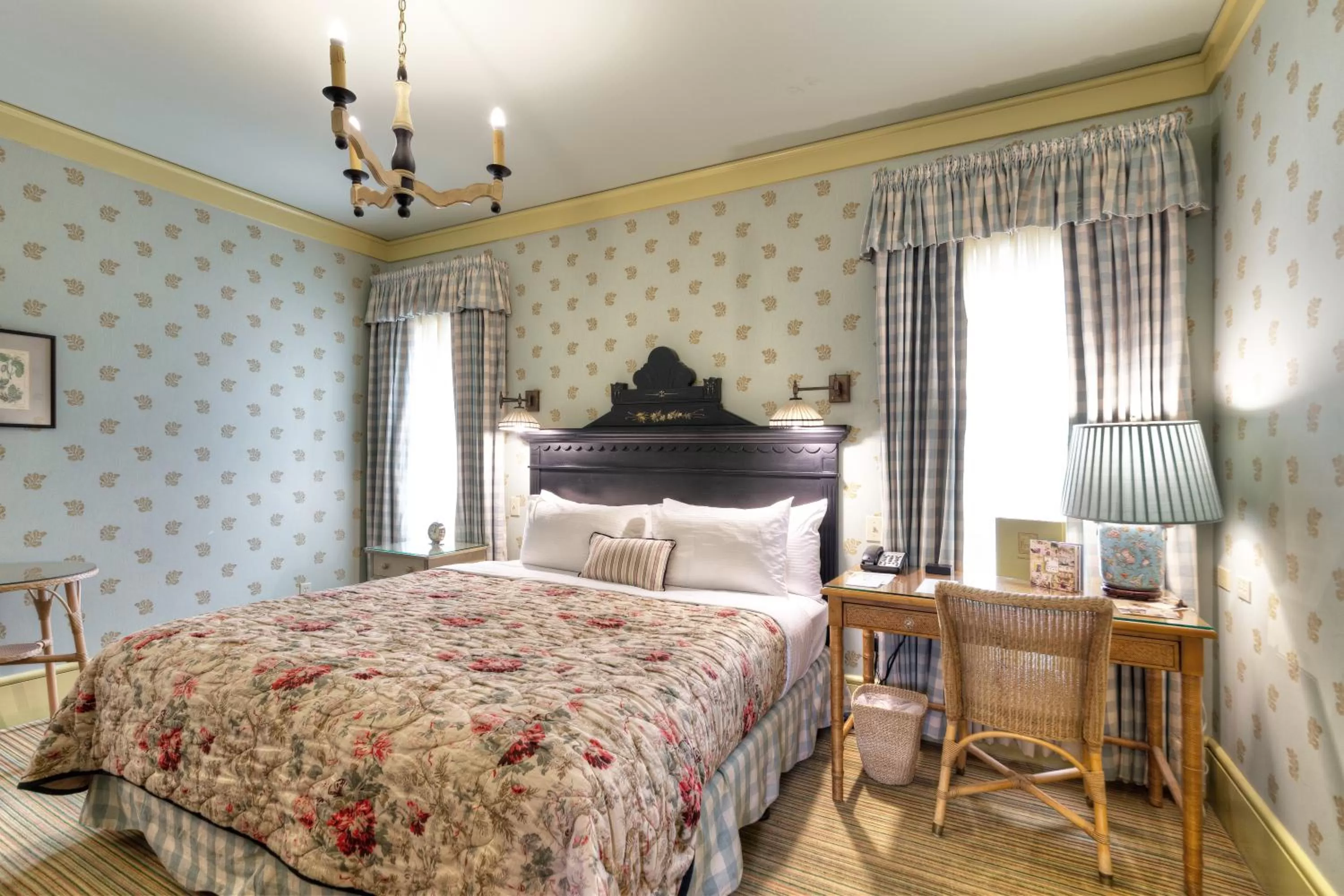 Bed in Tallman Hotel