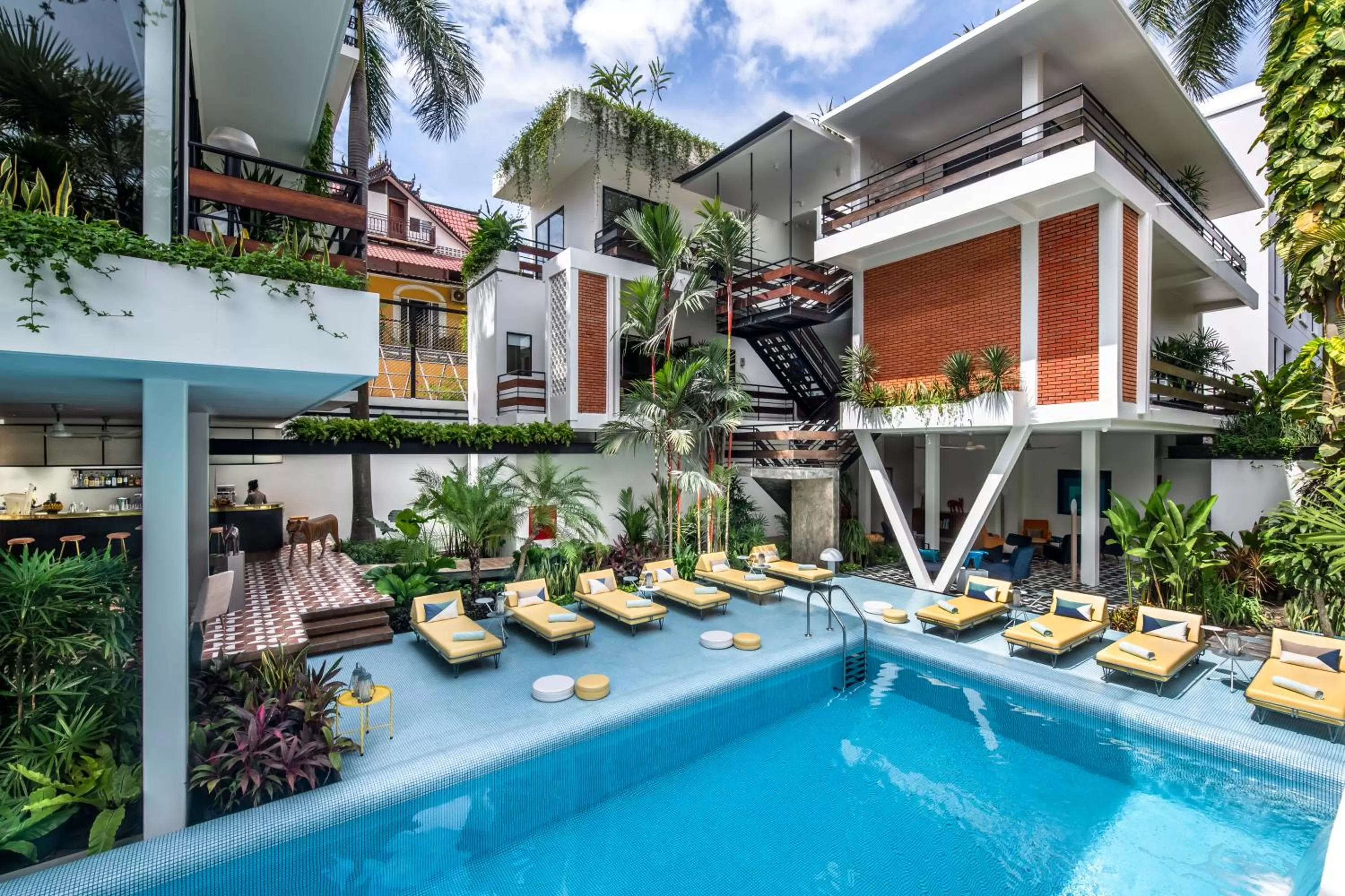 Property building in Viroth's Villa