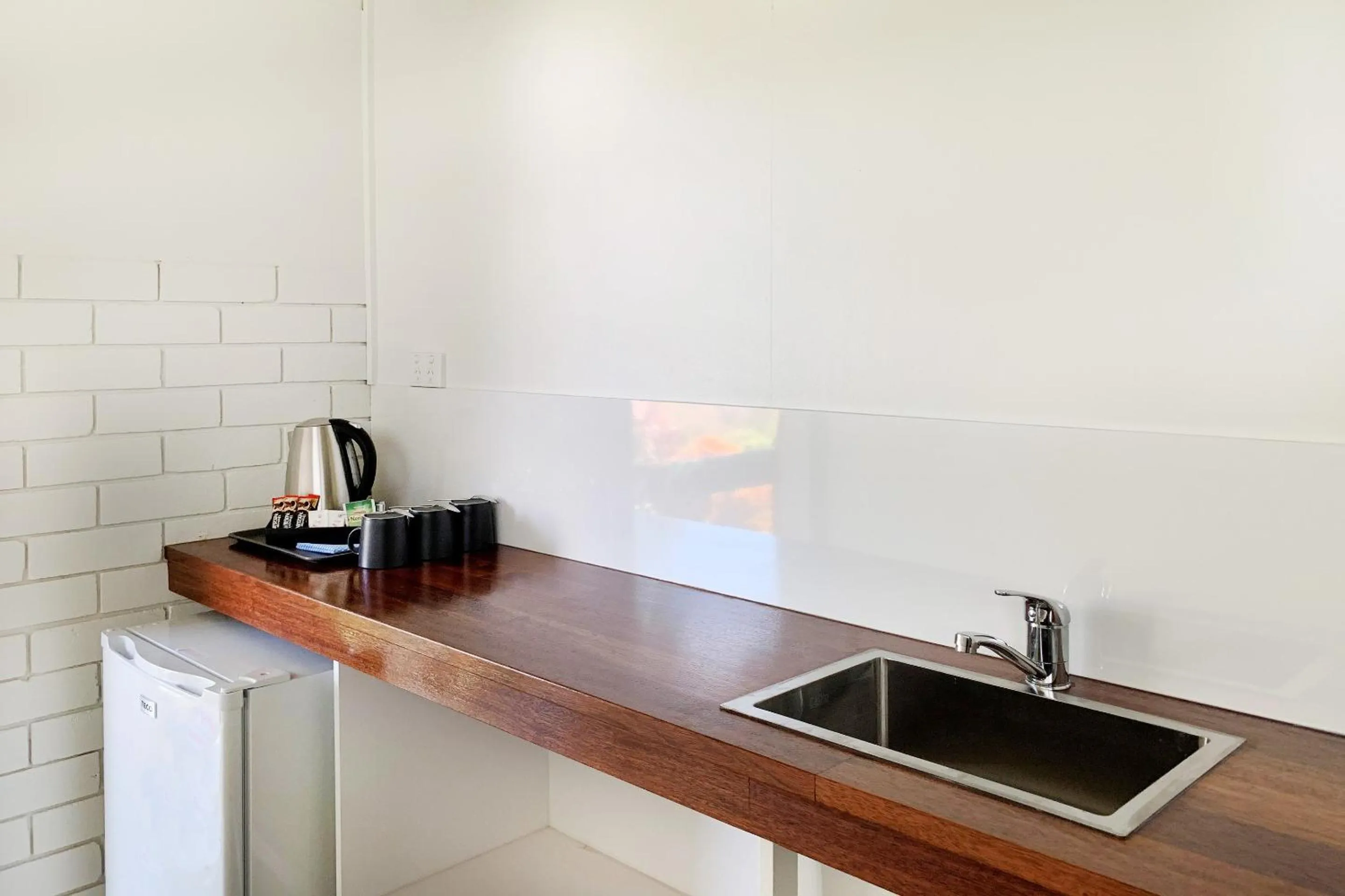 Coffee/tea facilities in Airlie Beach Magnums - Adults Only