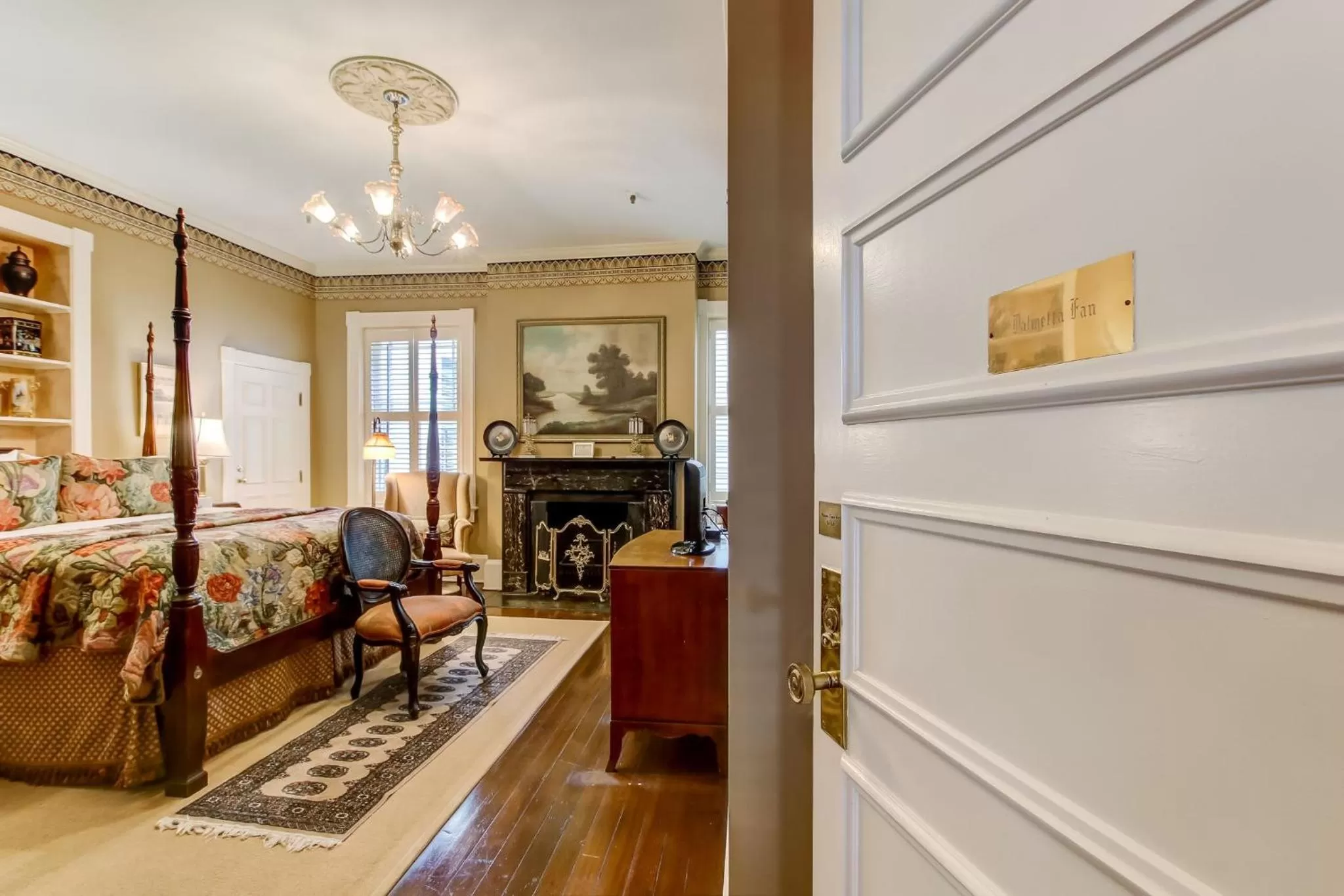 Bedroom in Ballastone Inn