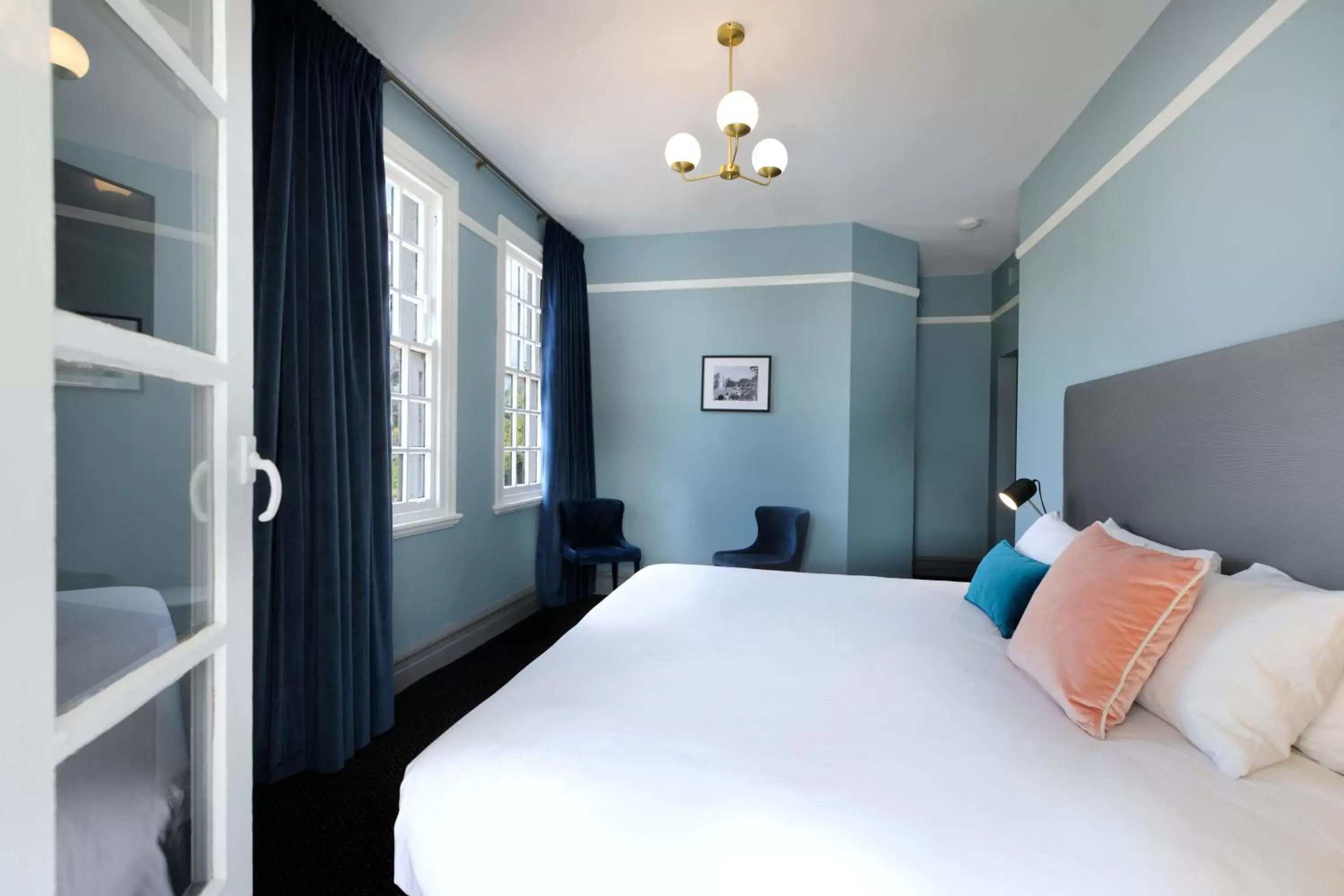 Superior King Suite in The Stirling Arms Hotel Superior King Suite in The Stirling Arms Hotel