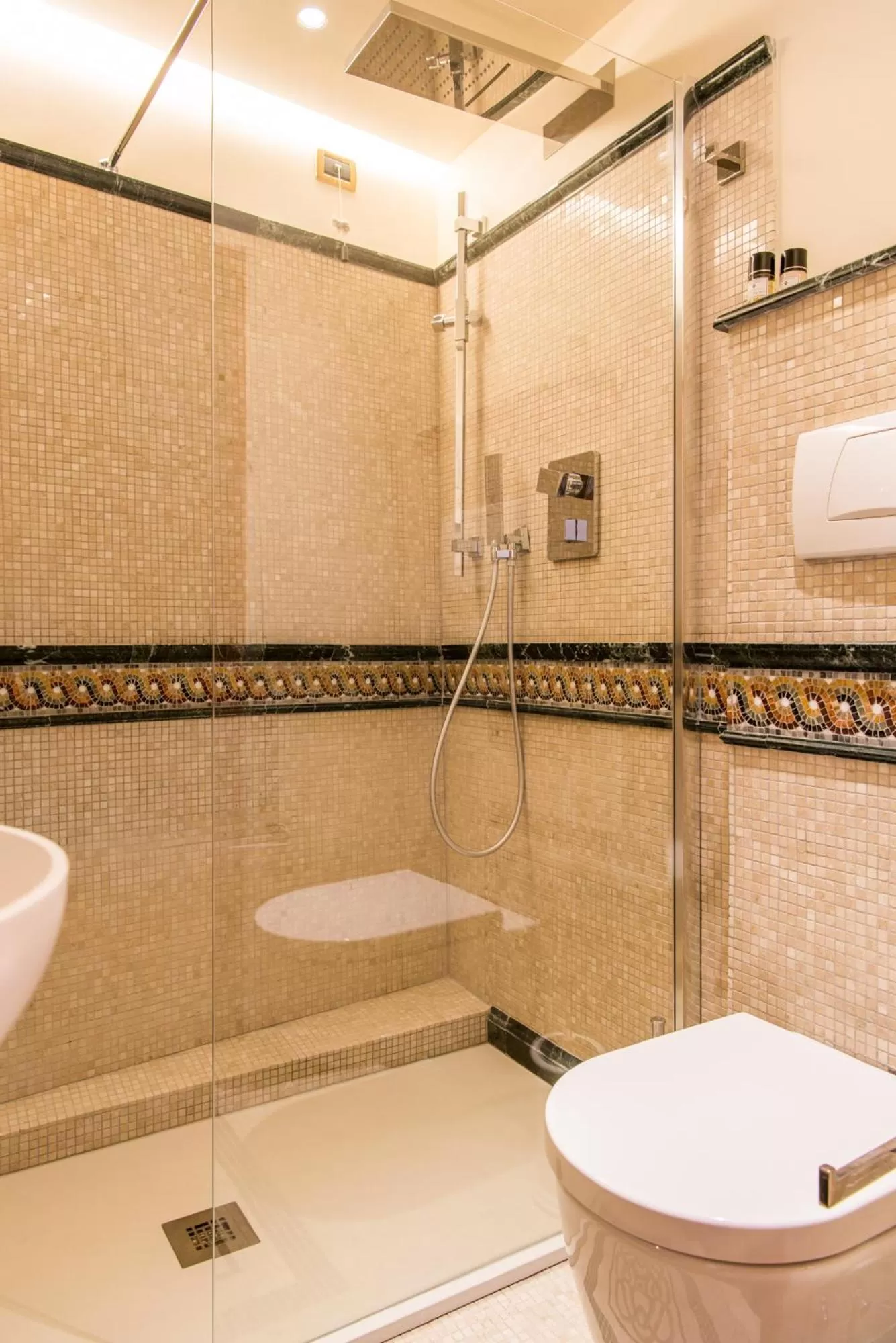 Shower in Hotel Santo Stefano