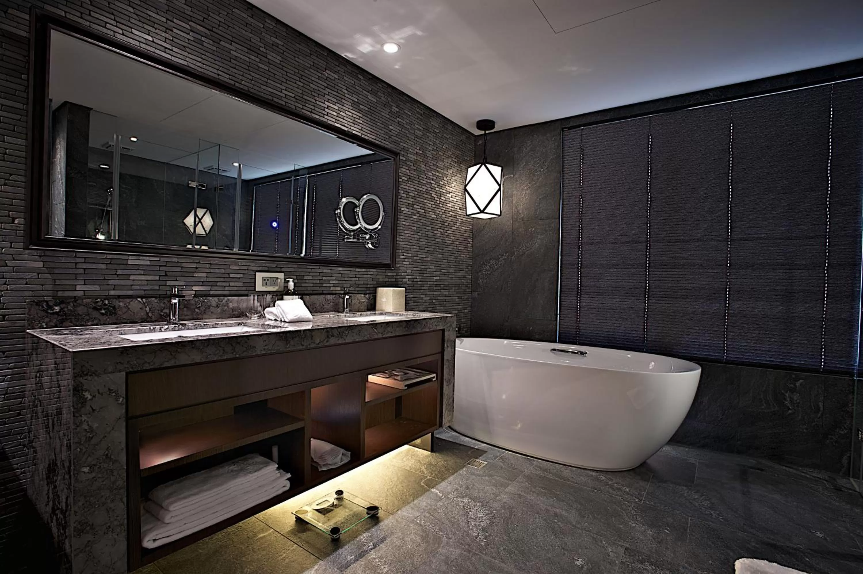 Hot Tub in arTree hotel