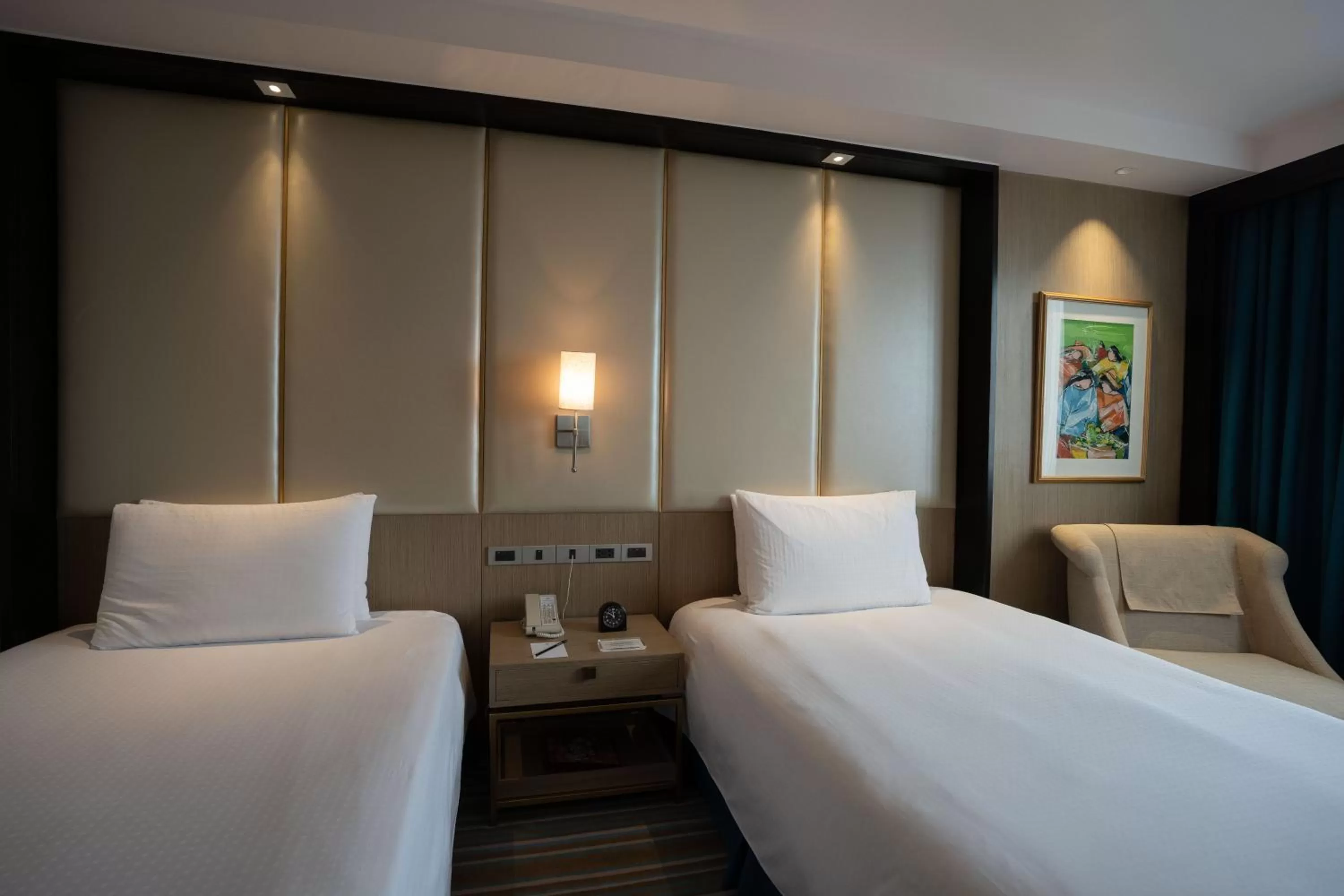 Bed in Marco Polo Plaza Cebu