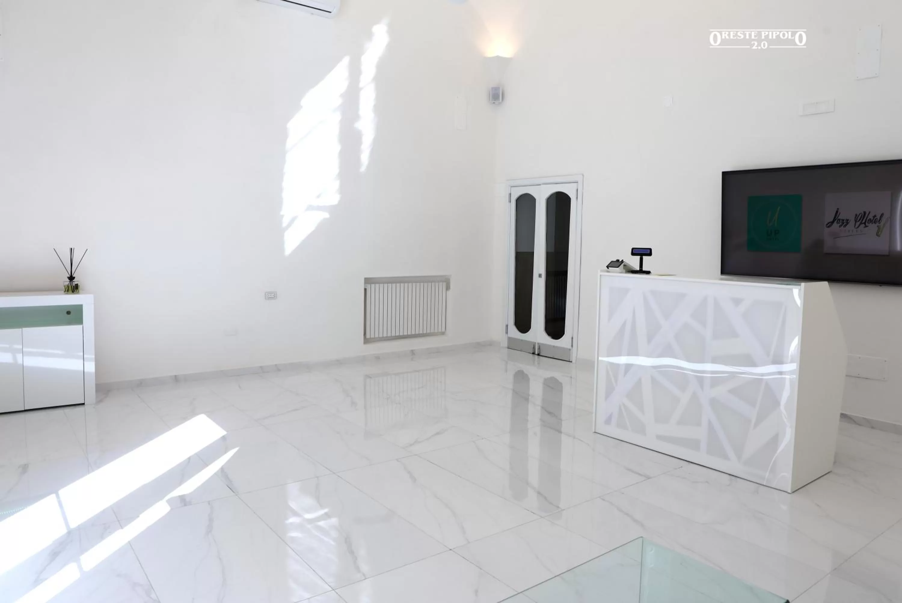 Lobby or reception, Bed in Up Hotel