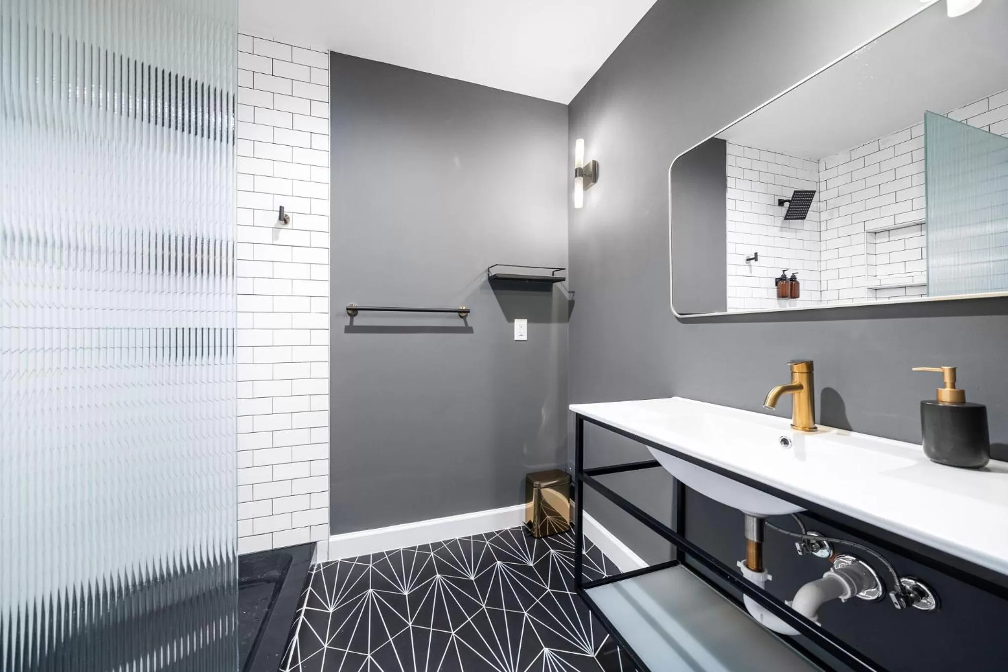 Shower in Wanderstay Boutique Hotel