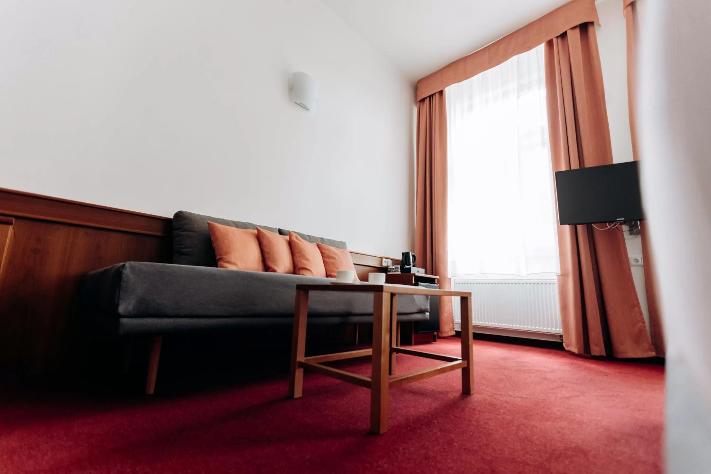 Seating area in Alton