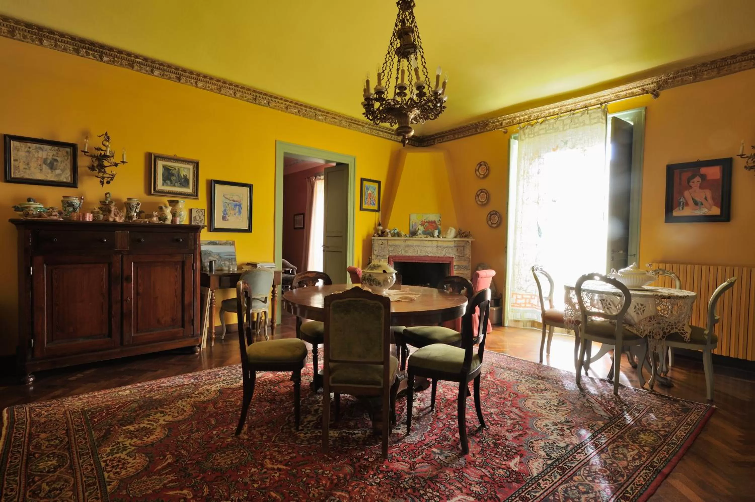 Photo of the whole room in La dimora del genio