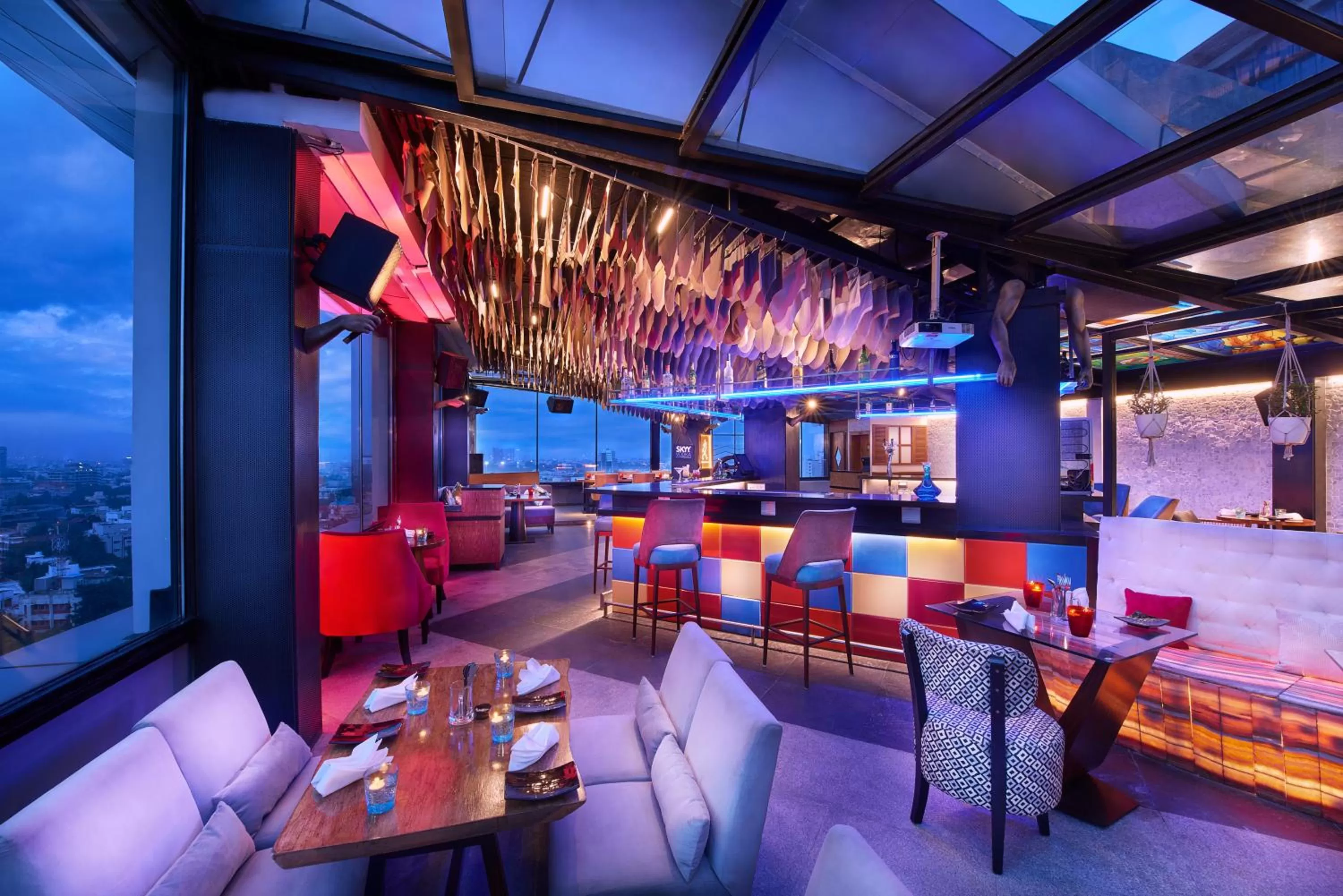 Restaurant/places to eat in The Accord Metropolitan