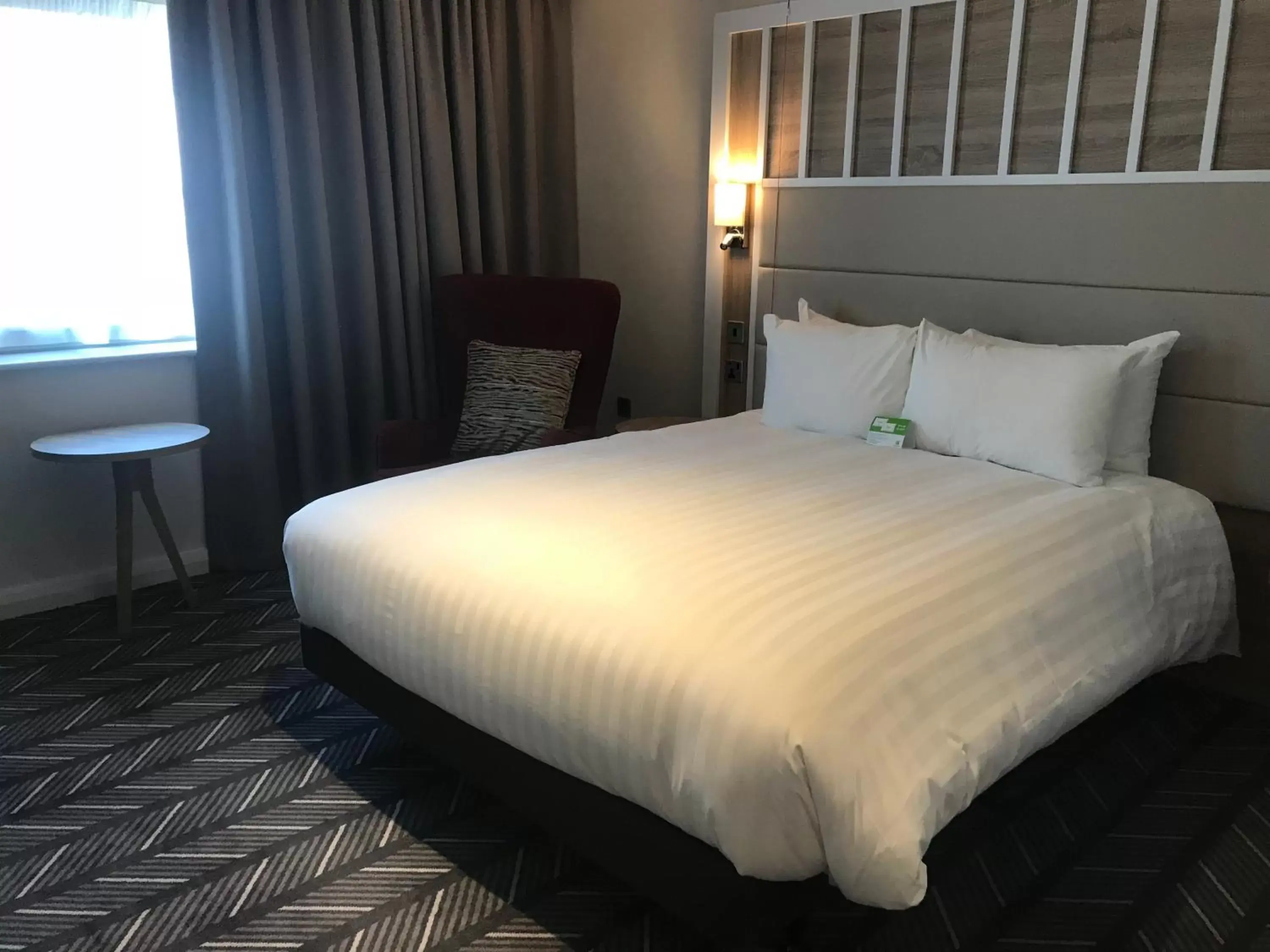 Standard Double Room - Disability Access in Holiday Inn London-Shepperton by IHG Standard Double Room - Disability Access in Holiday Inn London-Shepperton by IHG