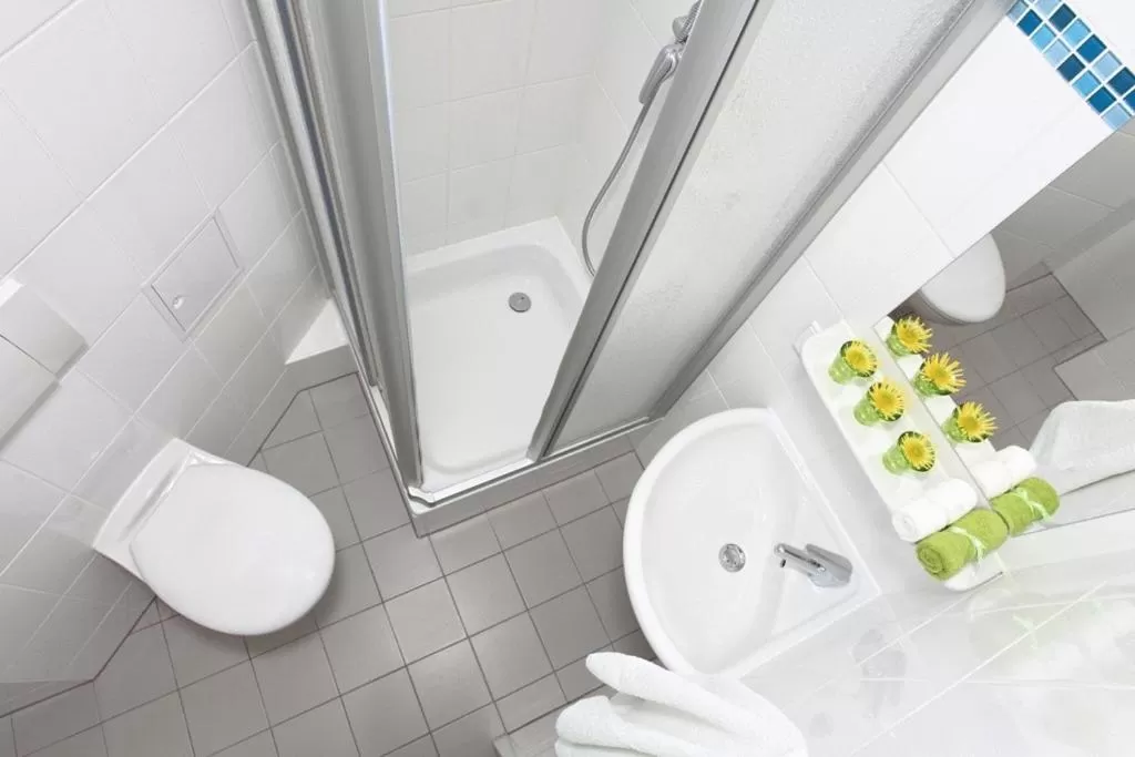 Bathroom in Hotel Central Inn am Hauptbahnhof Pension