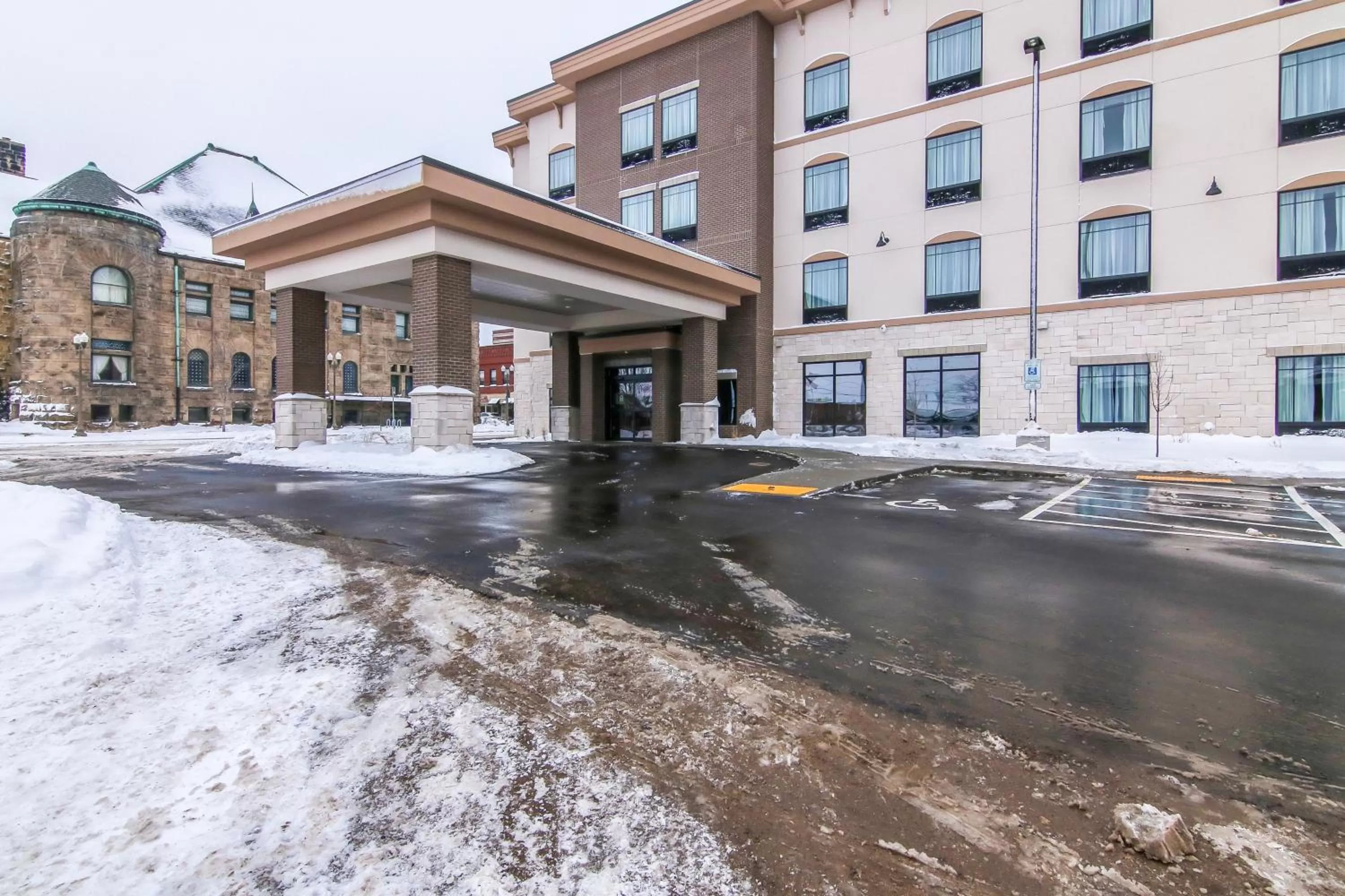 Facade/entrance in Cobblestone Inn & Suites - Menomonie/UW-Stout
