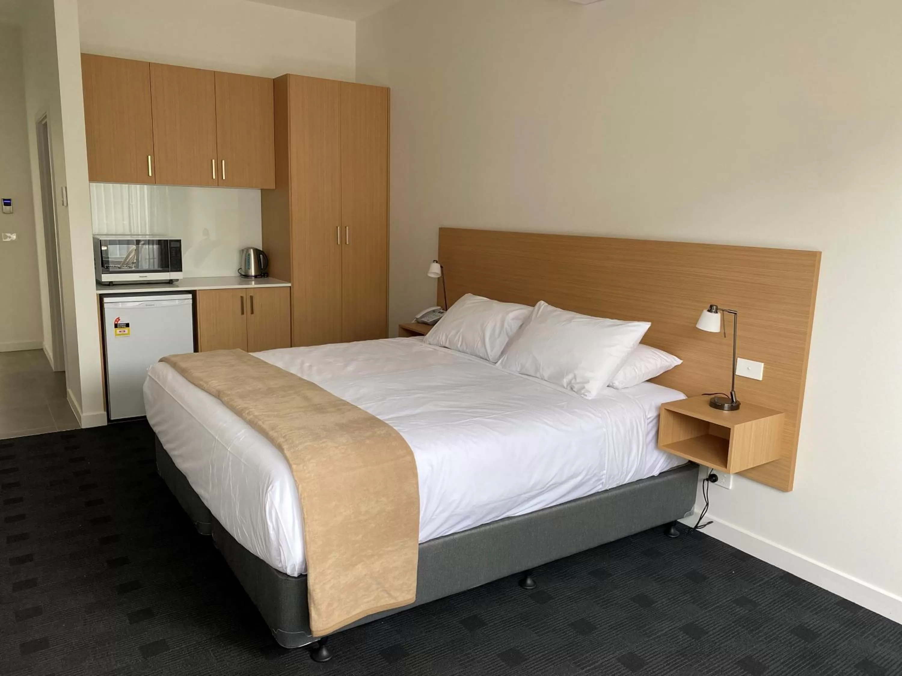 Bed in Whittlesea Motel