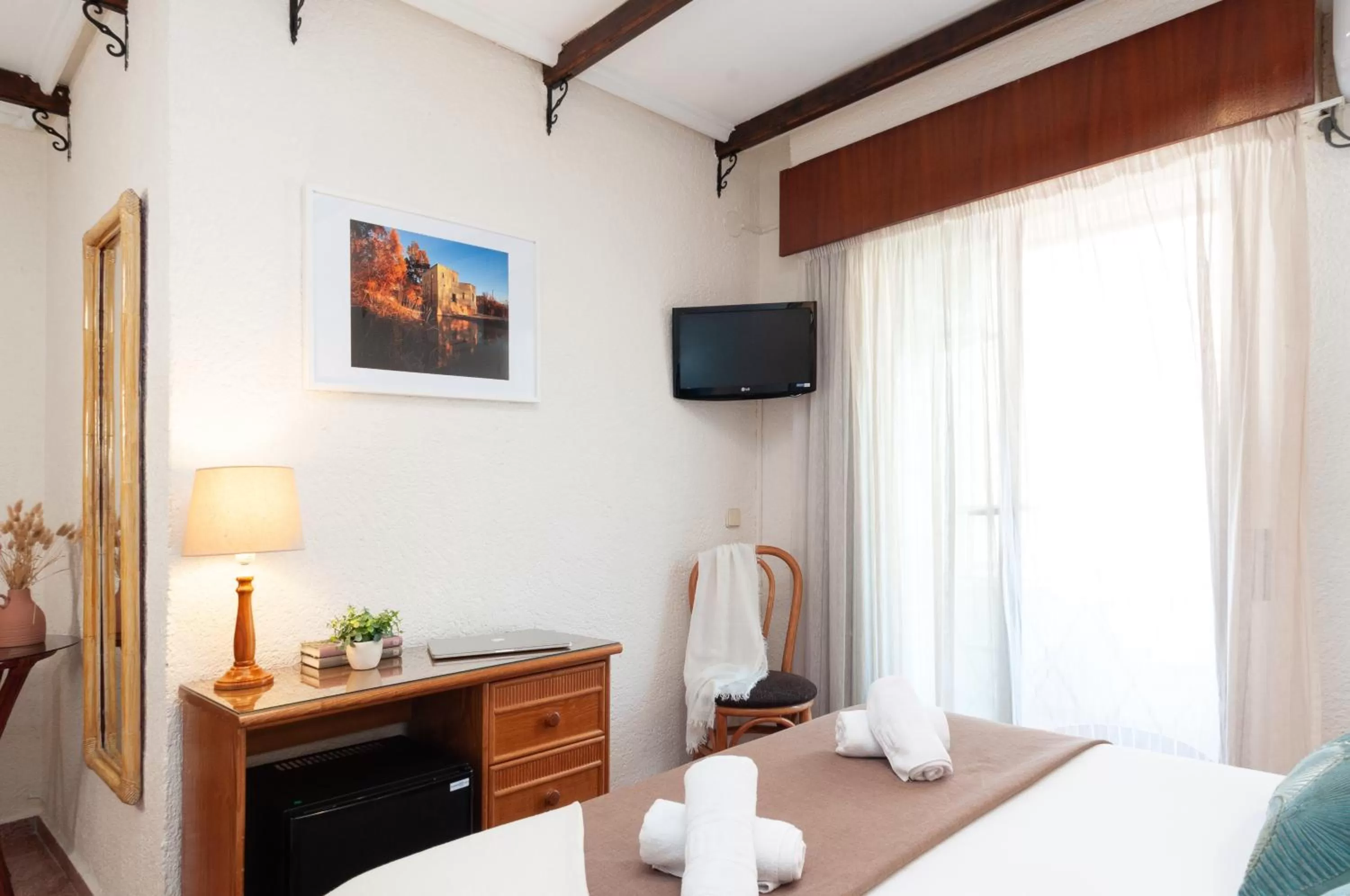 TV and multimedia, Bed in Hotel Eden Mar