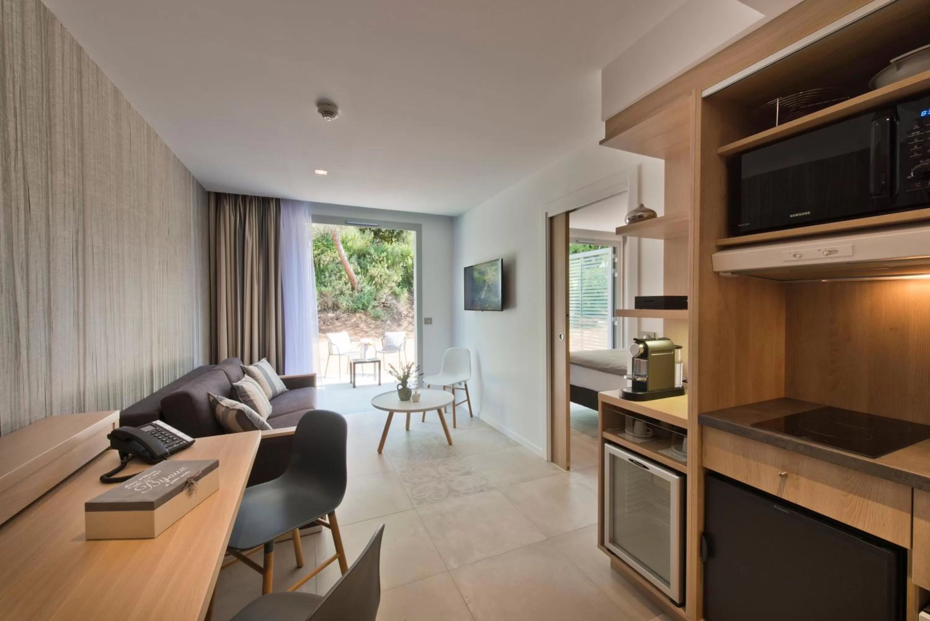 Coffee/tea facilities in Golden Tulip Sophia Antipolis - Hotel & Spa